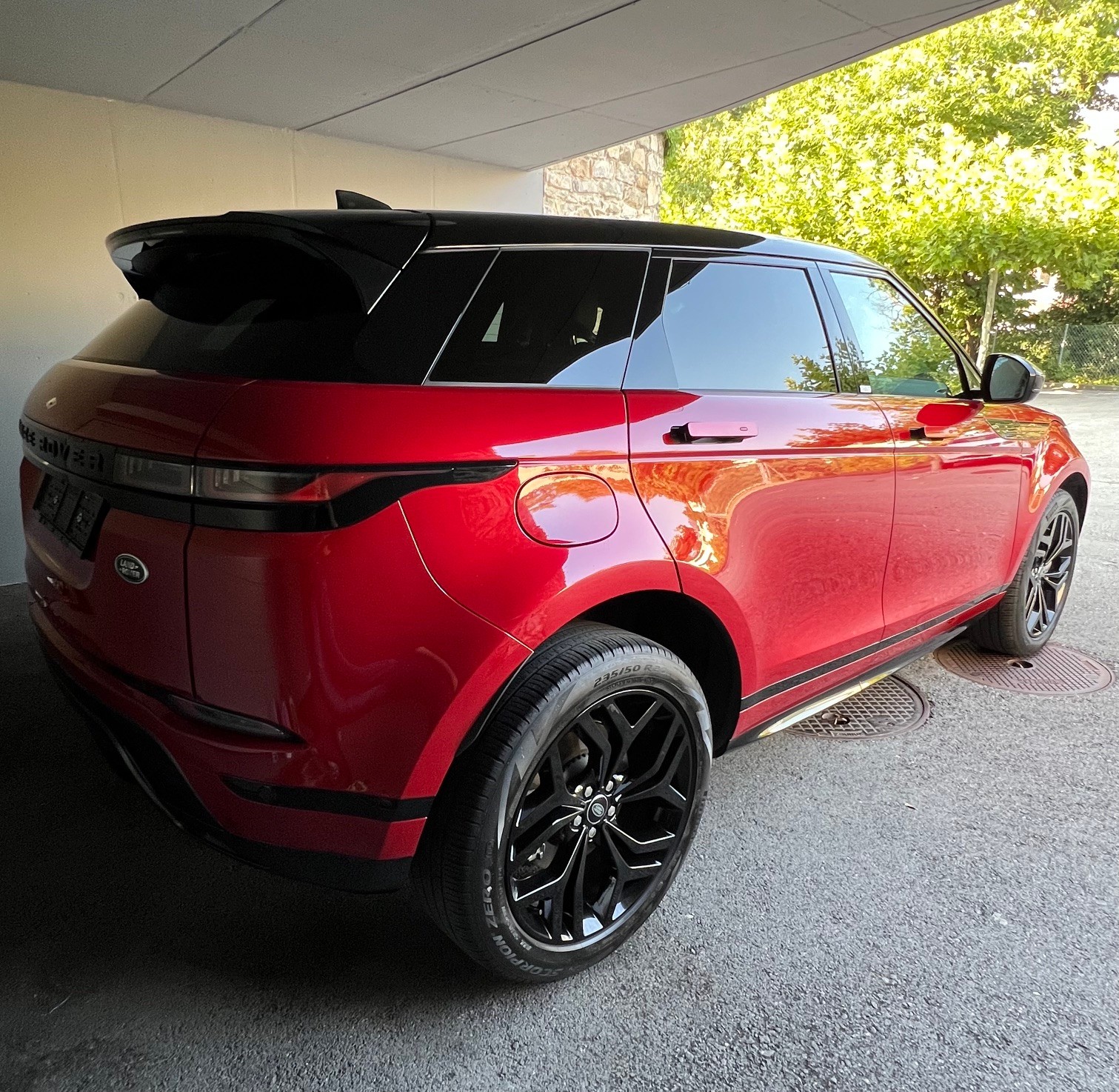 LAND ROVER 1.5 T 300e R-Dynamic SE-image-5
