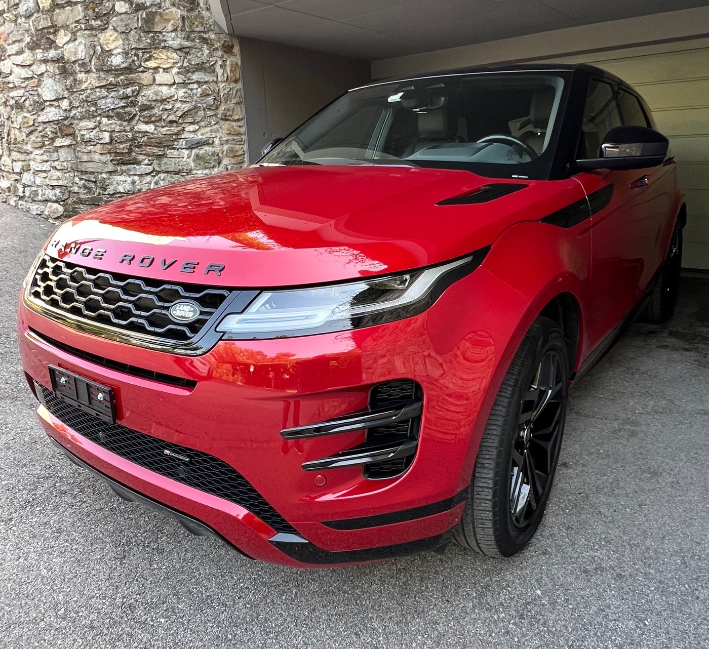 LAND ROVER 1.5 T 300e R-Dynamic SE-image-2