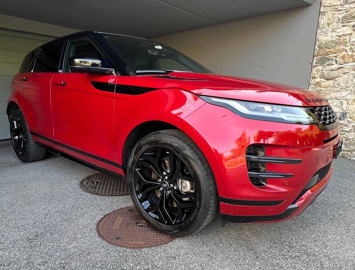 LAND ROVER 1.5 T 300e R-Dynamic SE-image-1