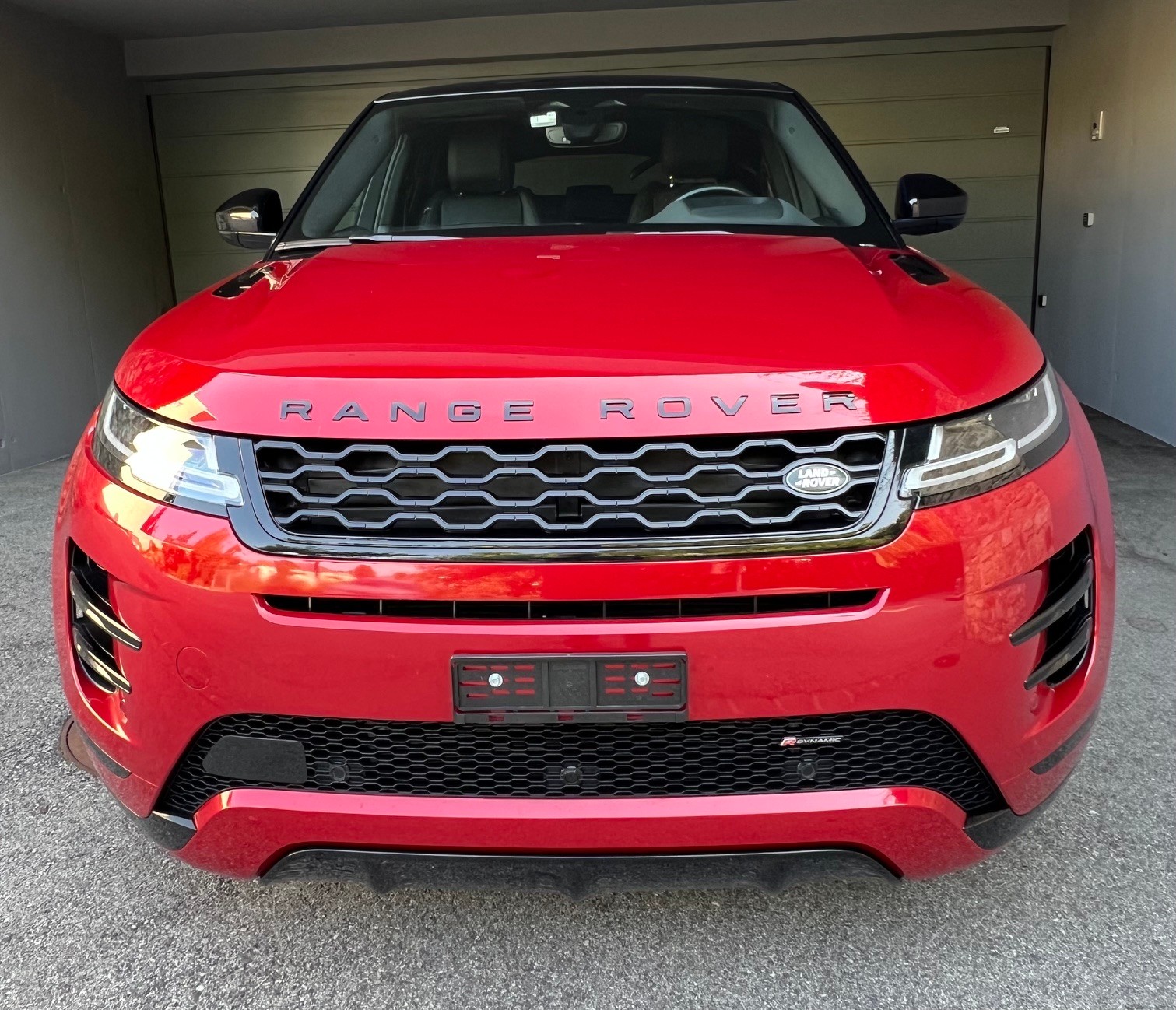 LAND ROVER 1.5 T 300e R-Dynamic SE-image-0