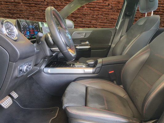 MERCEDES-BENZ EQB 350 AMG Line 4Matic-image-10