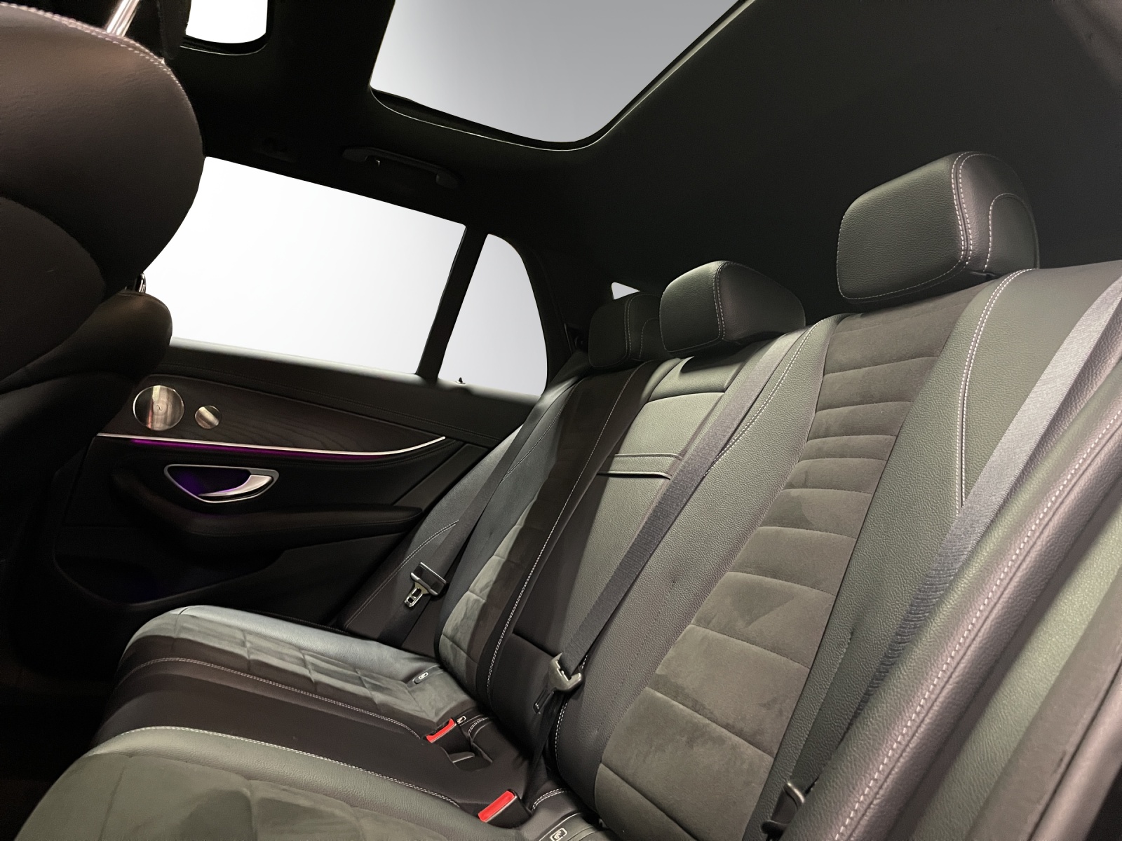 MERCEDES-BENZ E 220 d T 4Matic Swiss Star 9G-Tronic-image-10