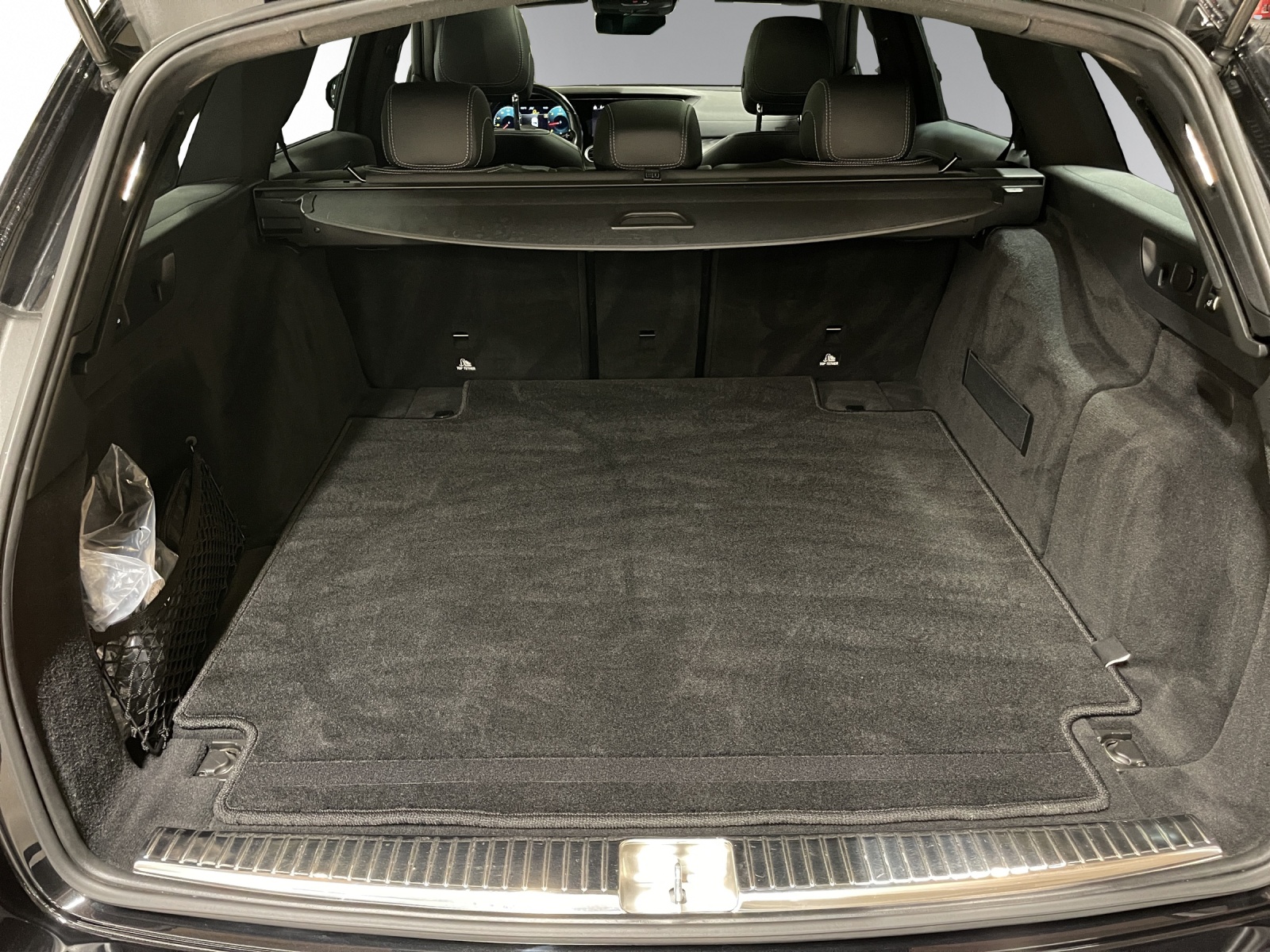 MERCEDES-BENZ E 220 d T 4Matic Swiss Star 9G-Tronic-image-5
