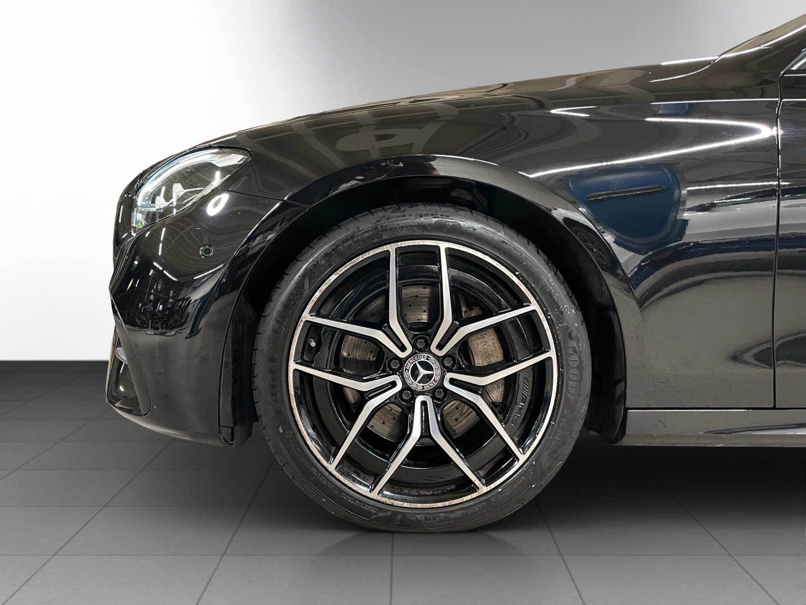 MERCEDES-BENZ E 220 d T 4Matic Swiss Star 9G-Tronic-image-6