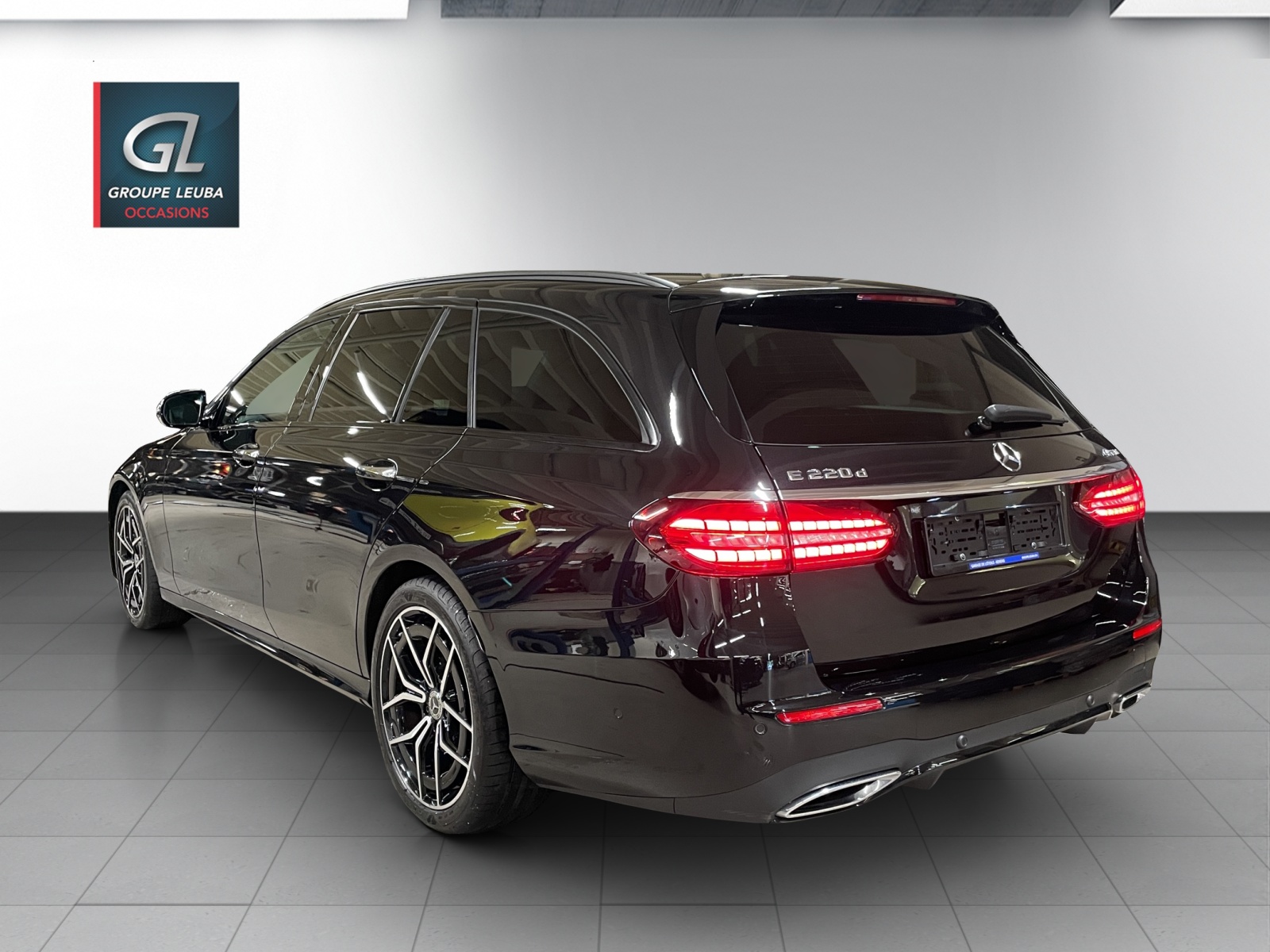 MERCEDES-BENZ E 220 d T 4Matic Swiss Star 9G-Tronic-image-3