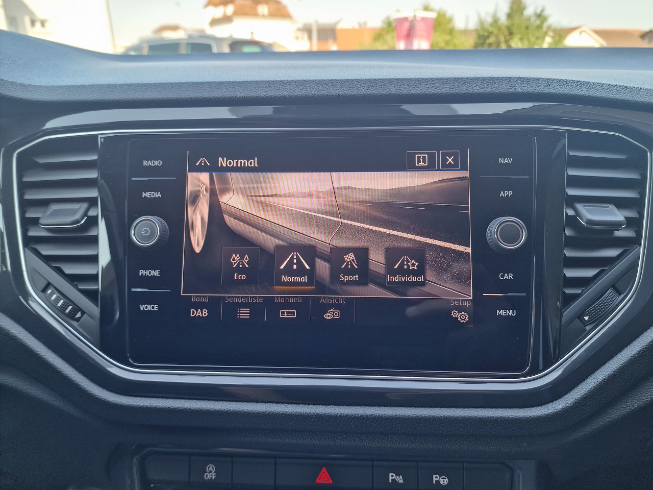 VW T-Roc 1.5 TSI EVO Sport DSG 4Motion-image-23
