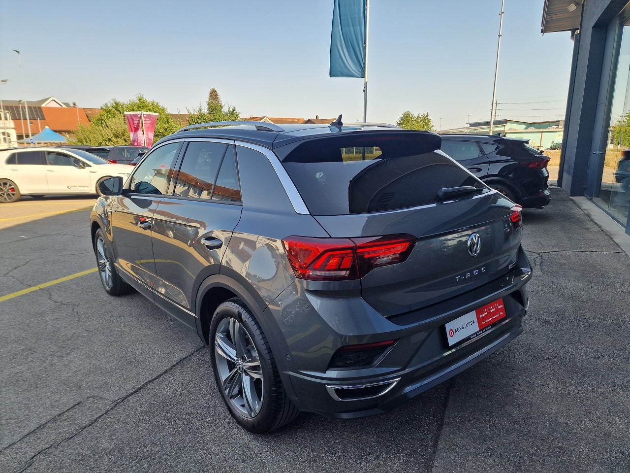 VW T-Roc 1.5 TSI EVO Sport DSG 4Motion-image-3