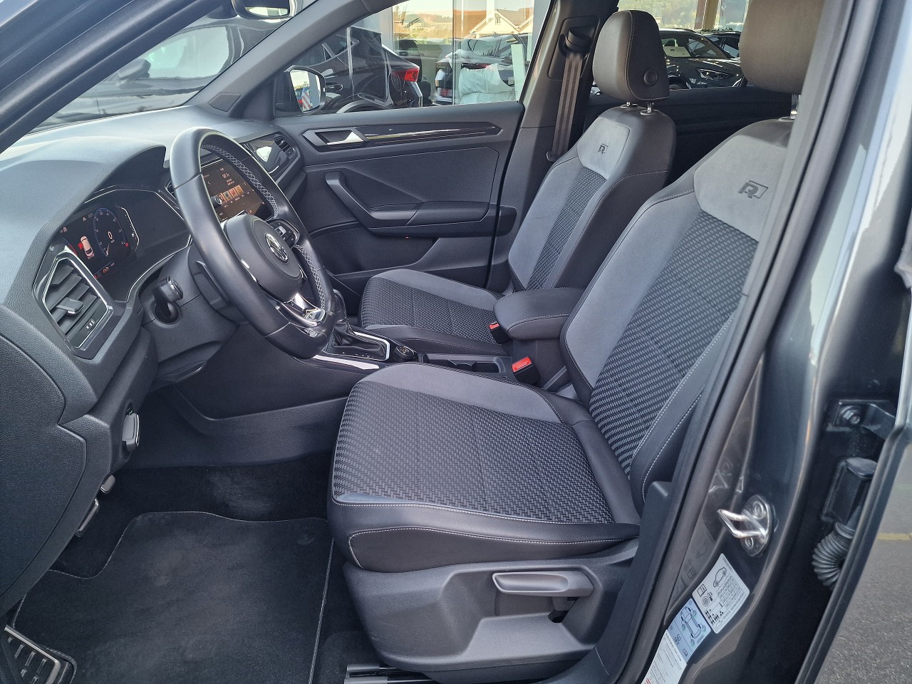 VW T-Roc 1.5 TSI EVO Sport DSG 4Motion-image-9
