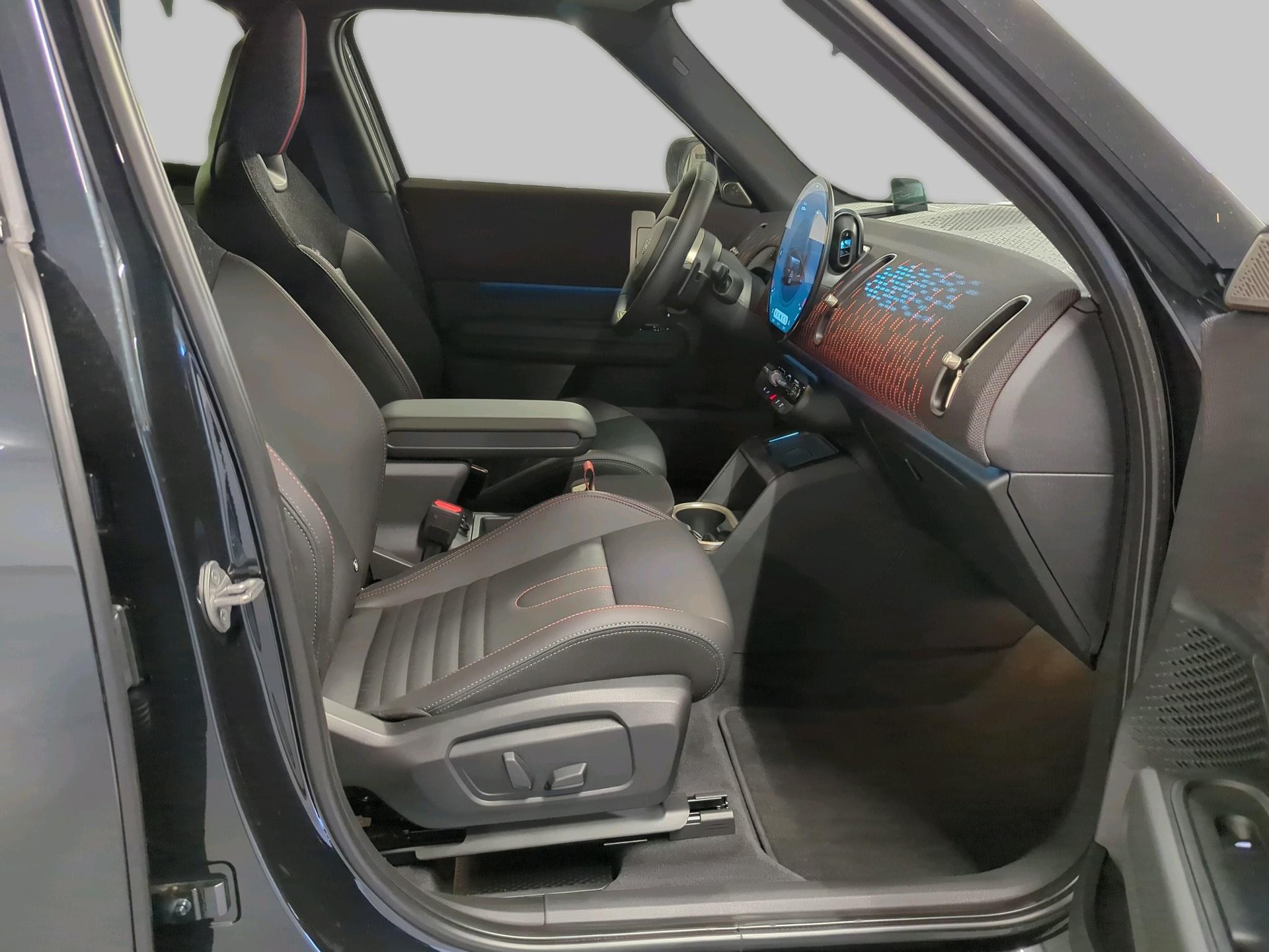 MINI John Cooper Works Countryman ALL4-image-13
