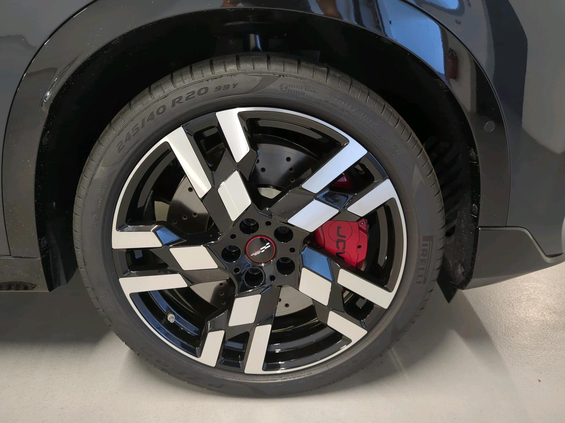 MINI John Cooper Works Countryman ALL4-image-7