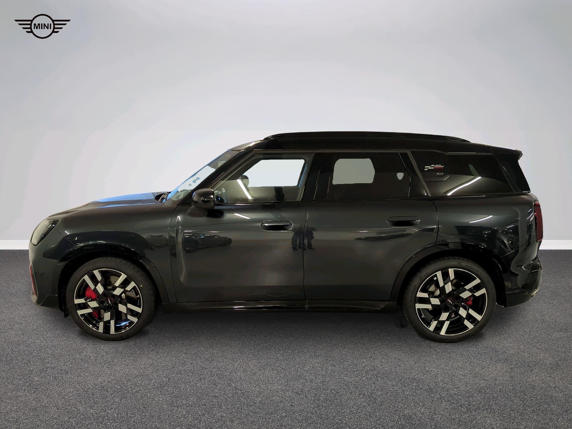 MINI John Cooper Works Countryman ALL4-image-2