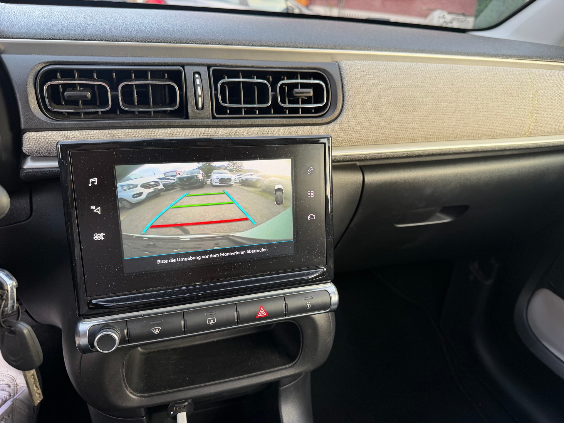 CITROEN C3 1.2i PureTech Shine-image-10