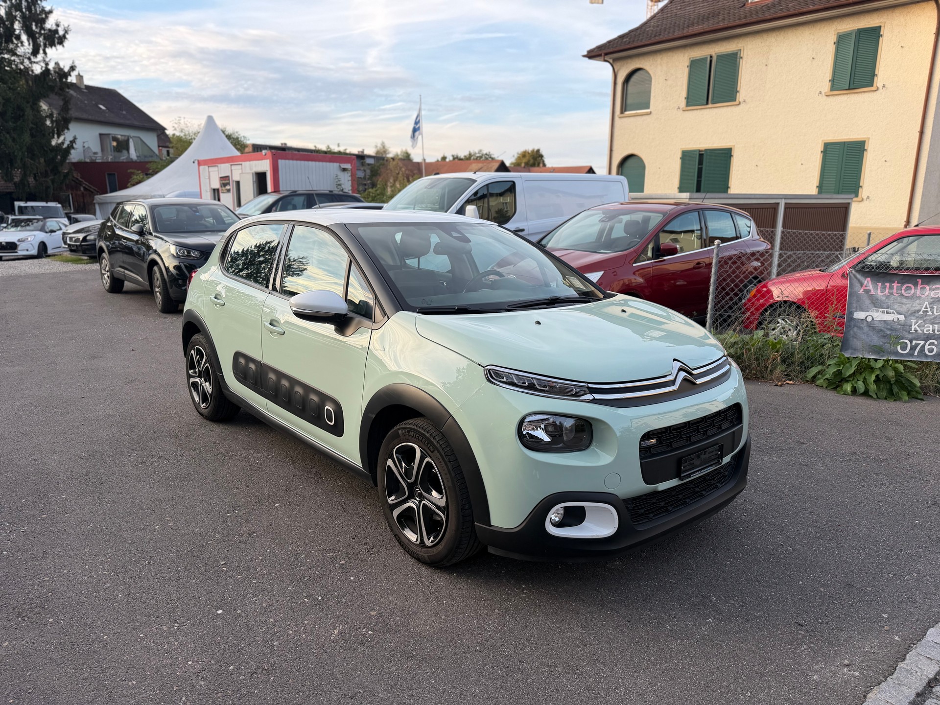 CITROEN C3 1.2i PureTech Shine-image-5