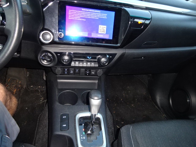 TOYOTA Hilux 2.4D-4D Comfort Double Cab 4x4 A-image-7