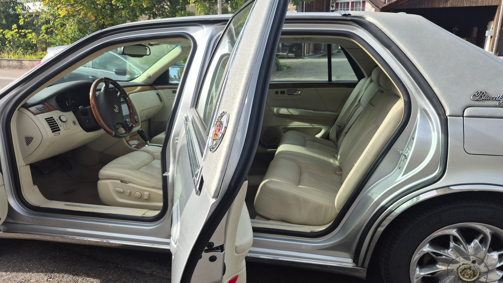 CADILLAC PLATINUM-image-8
