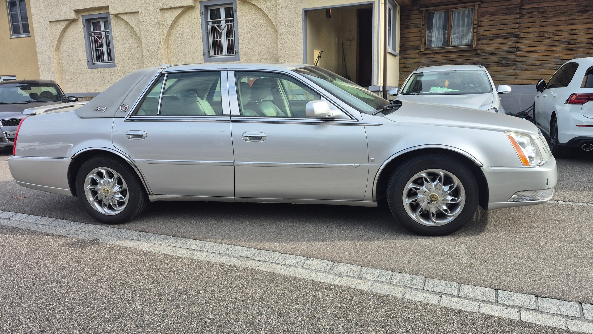 CADILLAC PLATINUM-image-3