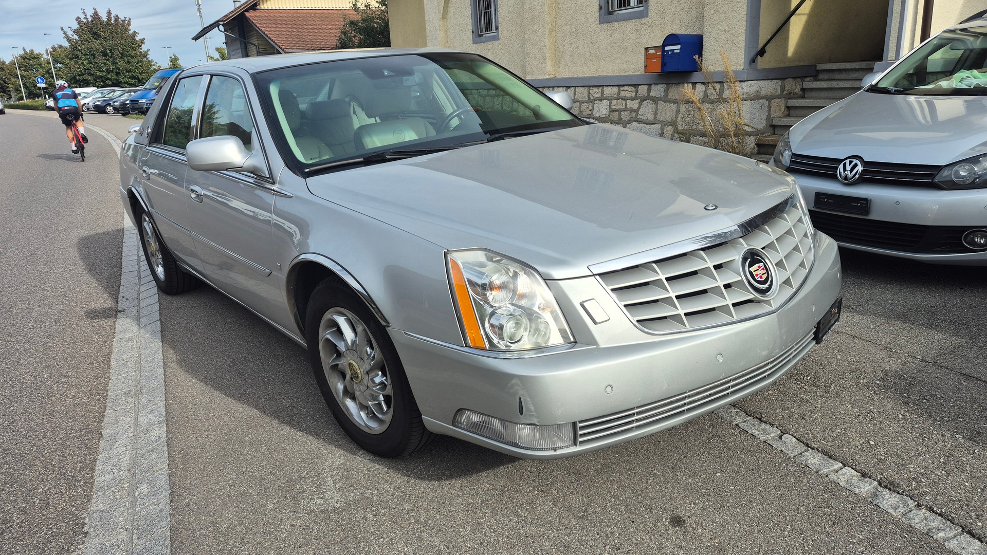 CADILLAC PLATINUM-image-2