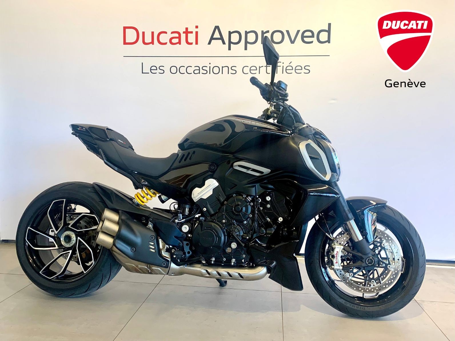DUCATI Diavel V4