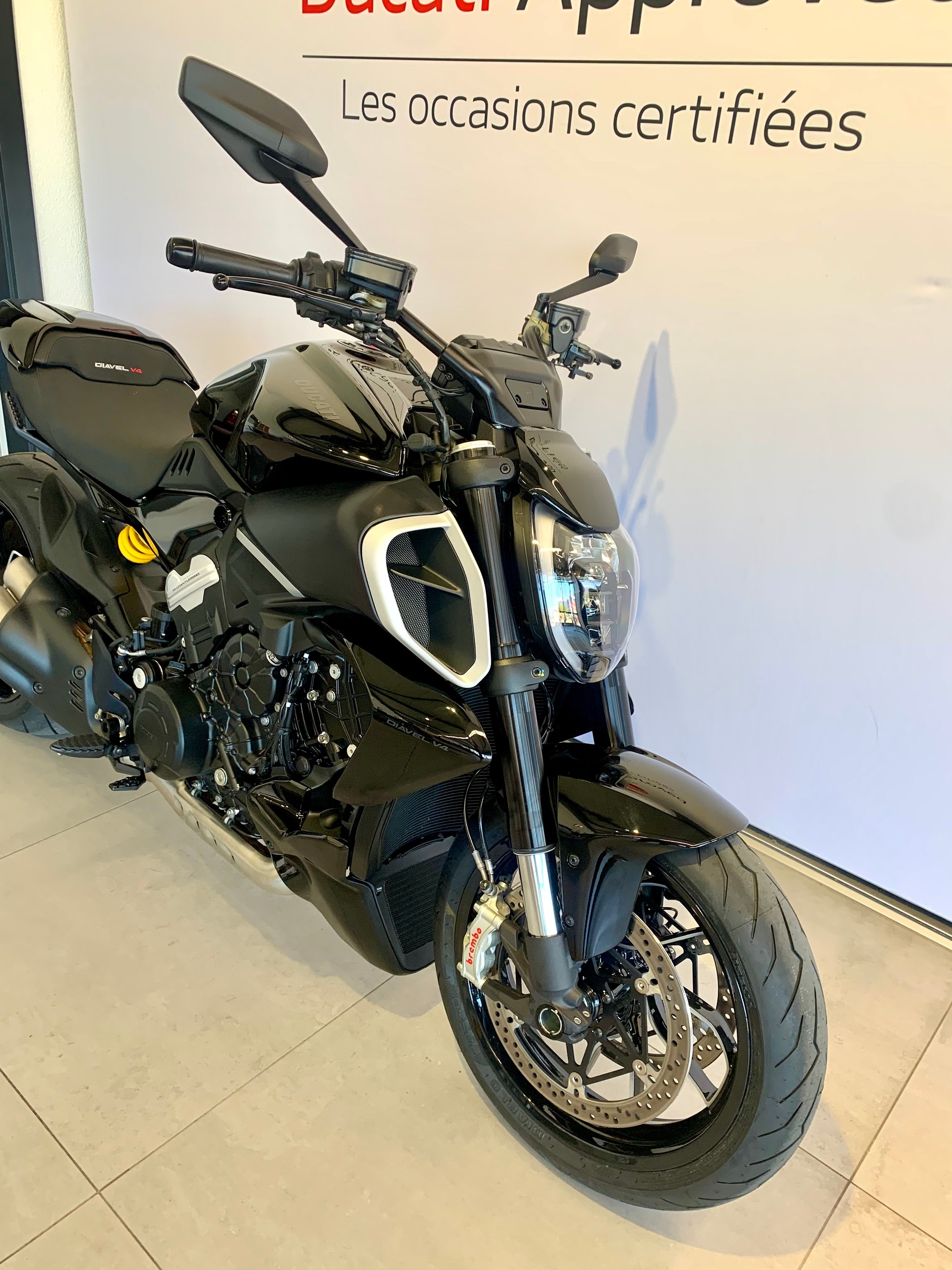 DUCATI Diavel V4-showroom-element-3