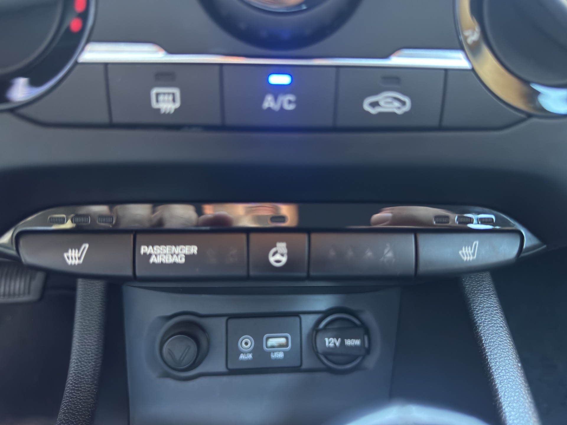 HYUNDAI i20 1.4 Amplia Automatic-image-9