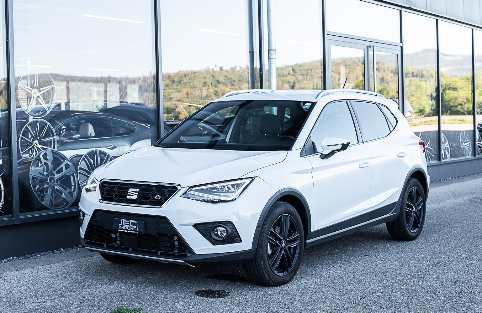 SEAT Arona 1.0TSI SWISS FR-image-1