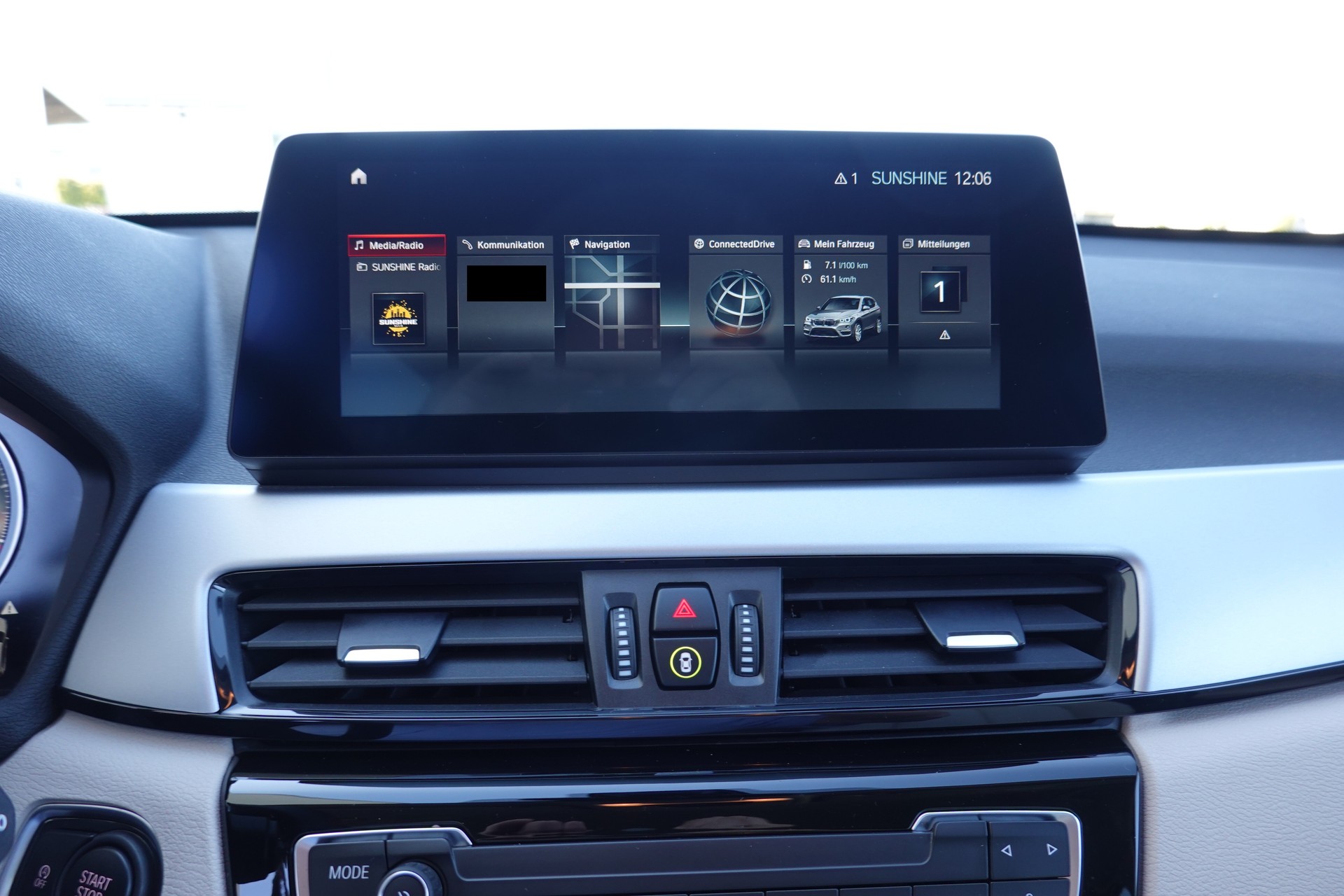 BMW X1 XDRIVE -20i - "ESSENTIAL EDITION" - STEPTRONIC - 178 PS-image-12