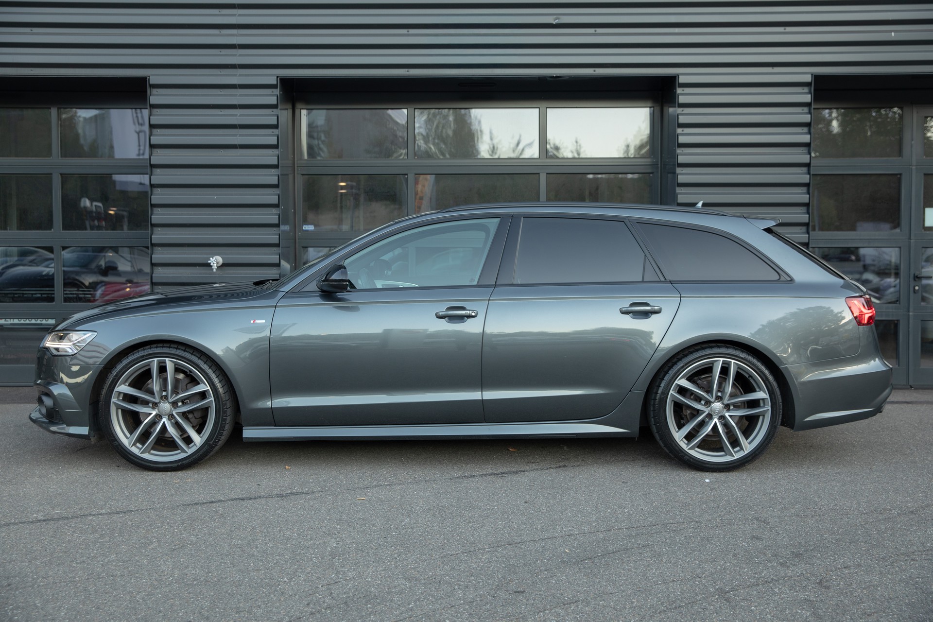 AUDI A6 Avant 2.0 TDI quattro S-tronic-image-3