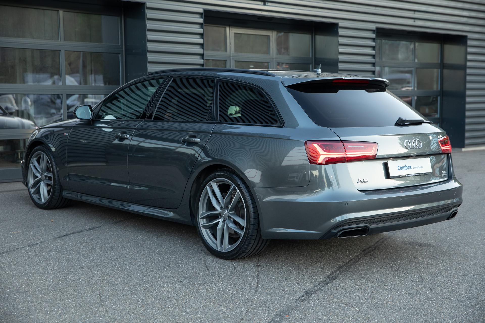 AUDI A6 Avant 2.0 TDI quattro S-tronic-image-4