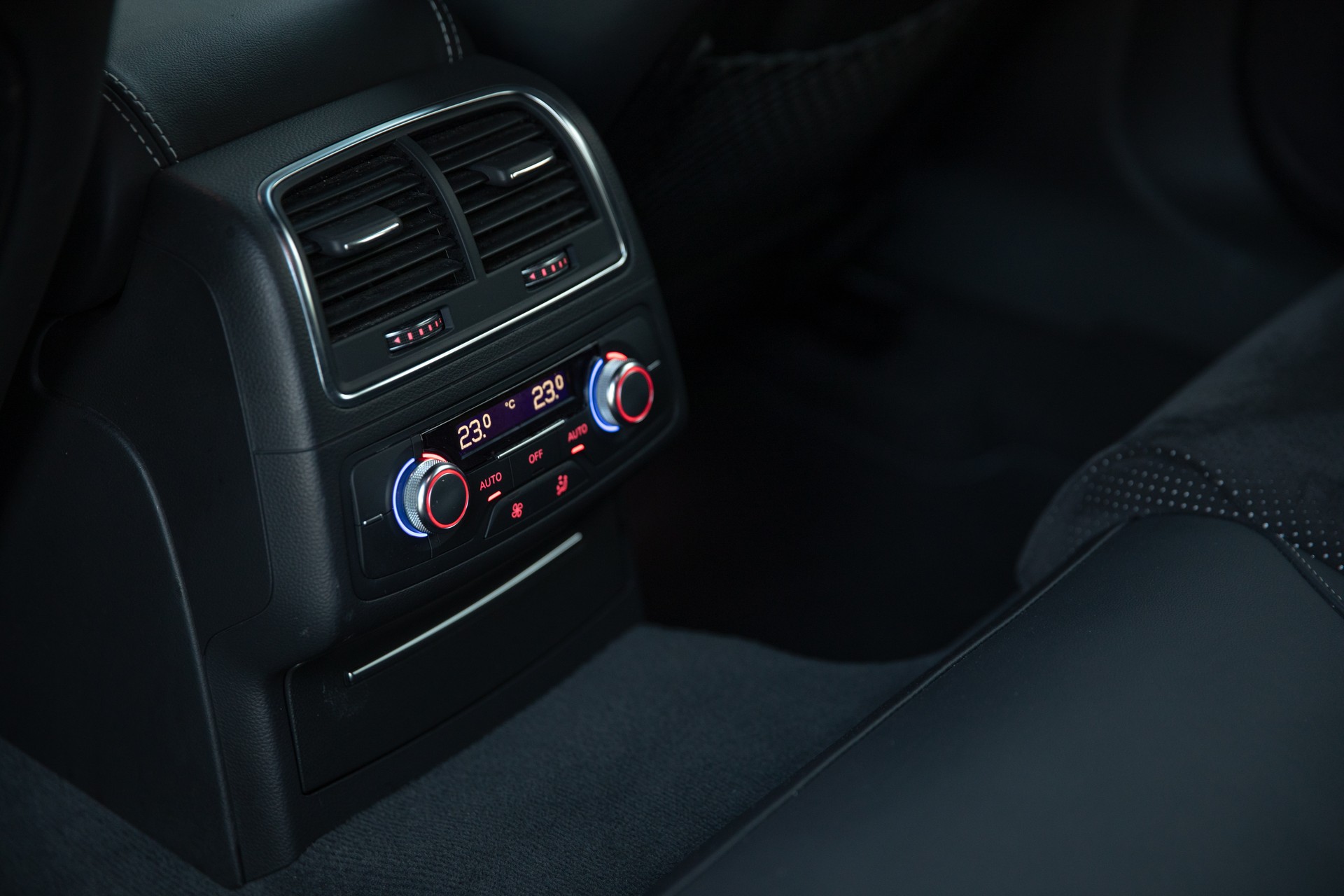 AUDI A6 Avant 2.0 TDI quattro S-tronic-image-13