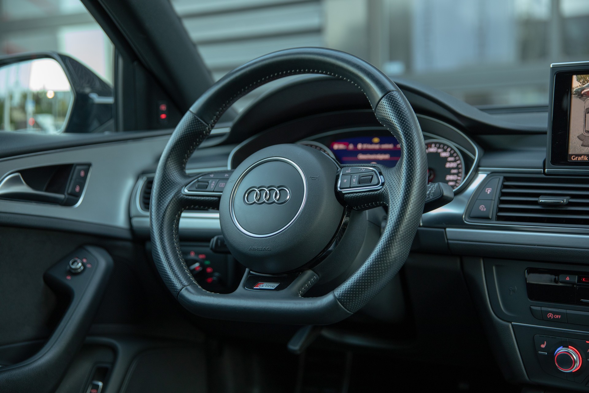 AUDI A6 Avant 2.0 TDI quattro S-tronic-image-10