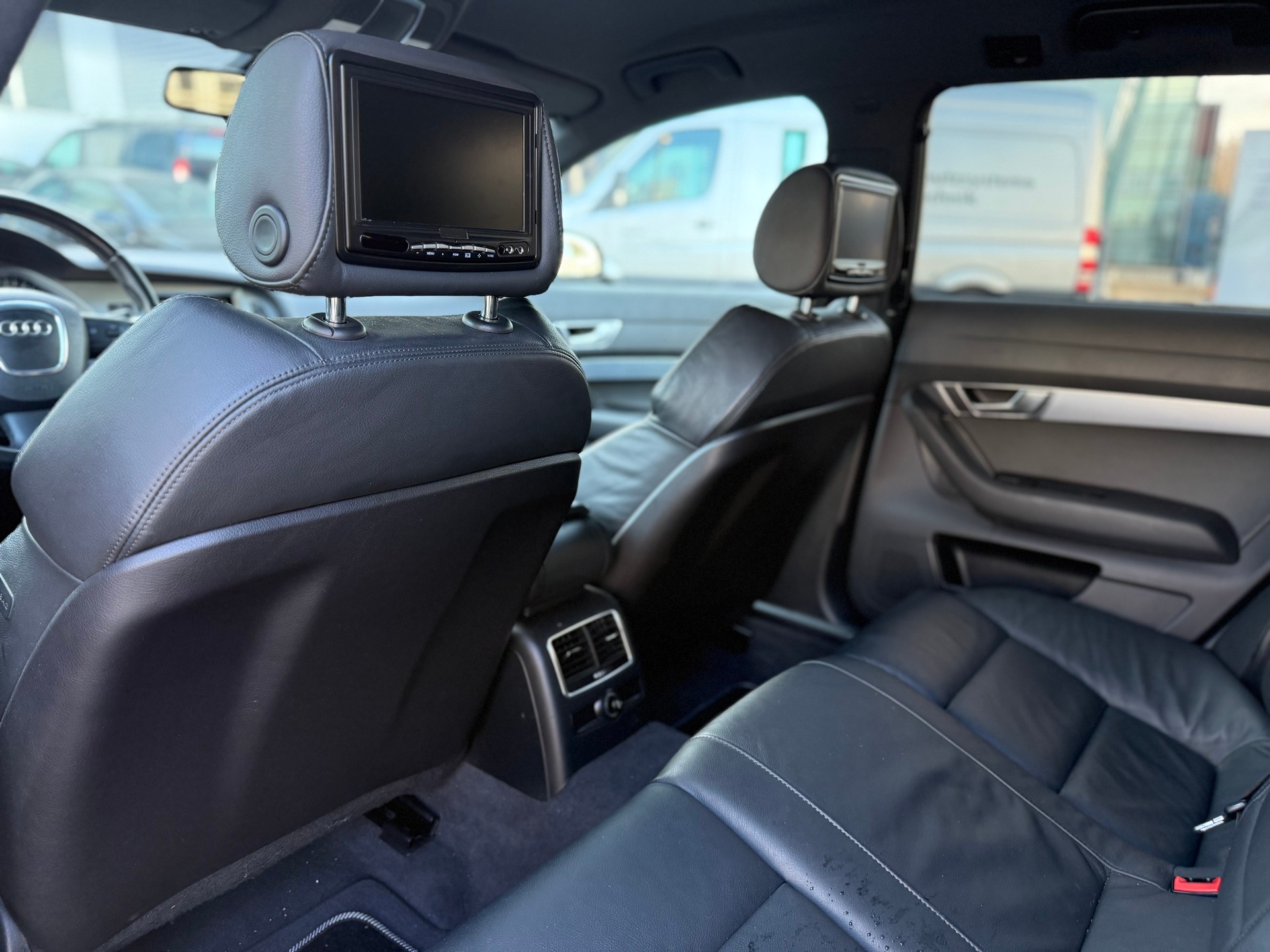 AUDI A6 Avant 3.0 V6 TDI quattro-image-10