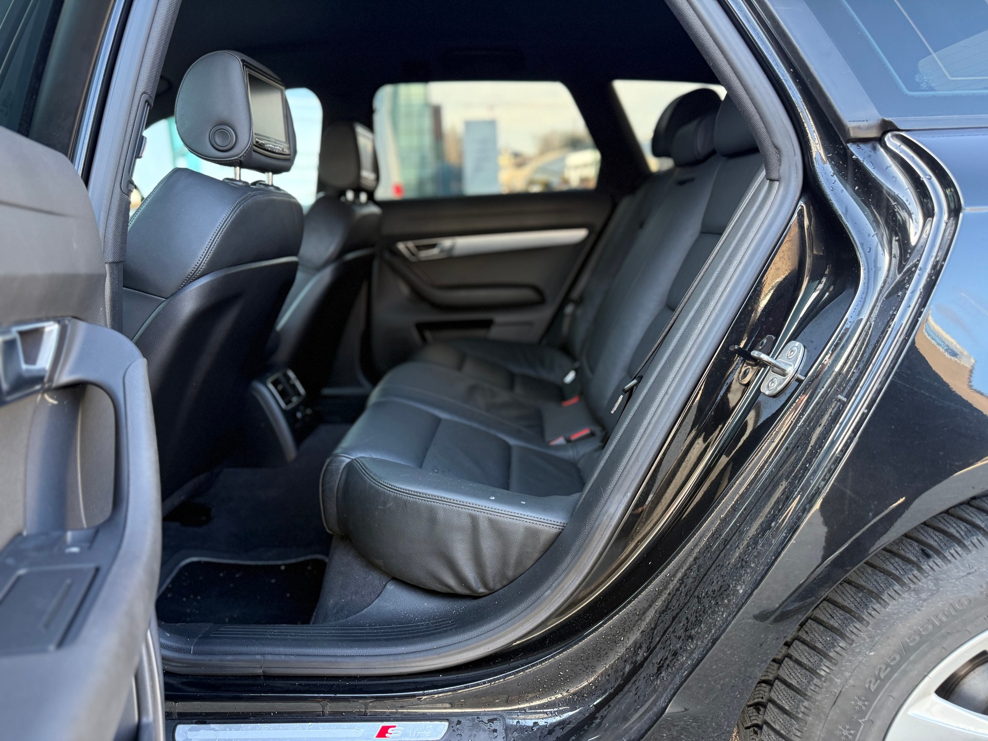 AUDI A6 Avant 3.0 V6 TDI quattro-image-9