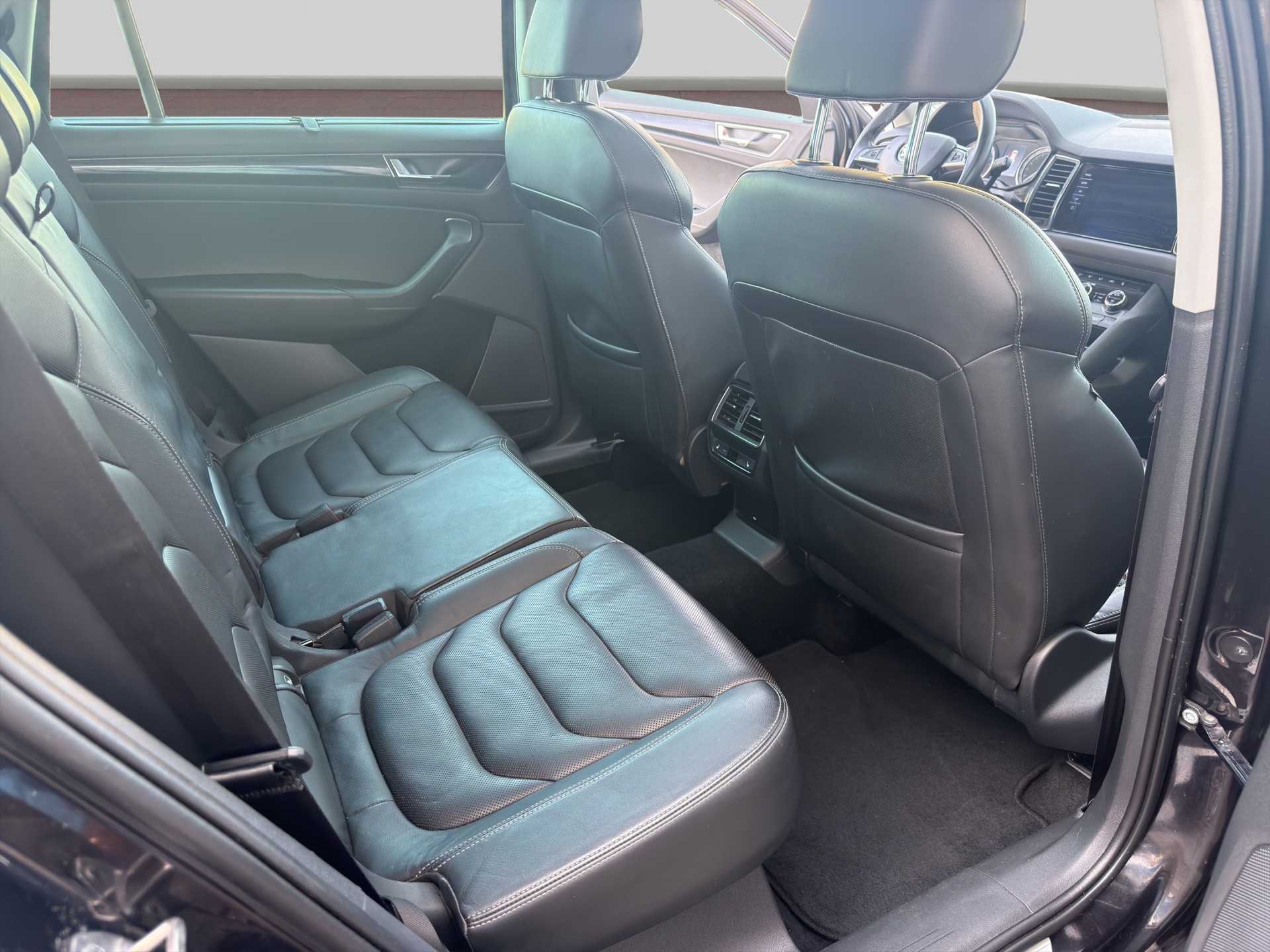 SKODA Kodiaq 2.0 TDI CR Style 4x4 DSG-image-12