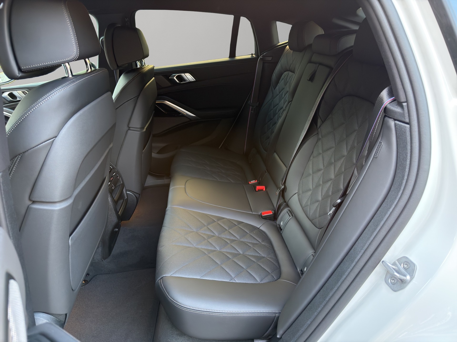 BMW X6 xDrive 48V 30d M Sport Pro Steptronic-image-16