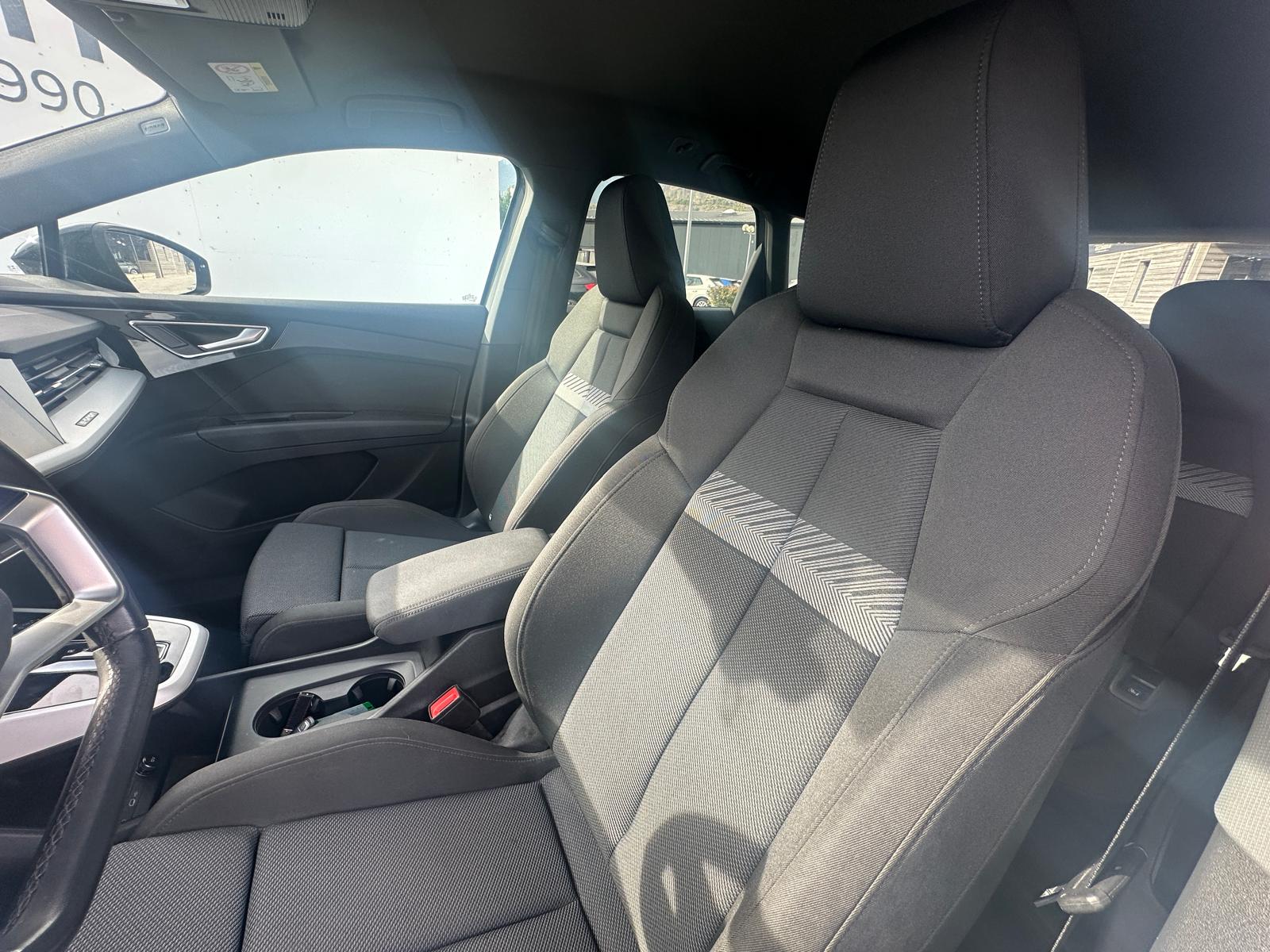 AUDI Q4 e-tron 50 quattro-image-8