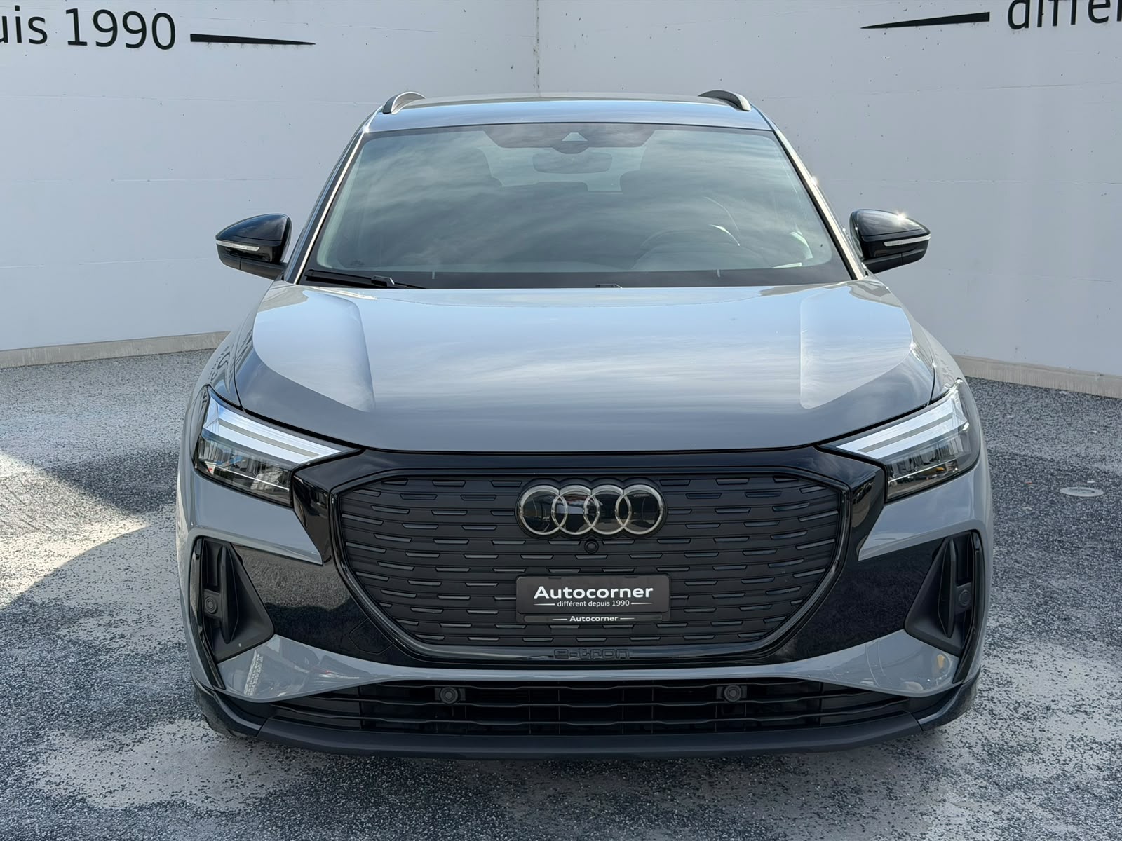 AUDI Q4 e-tron 50 quattro-showroom-element-2