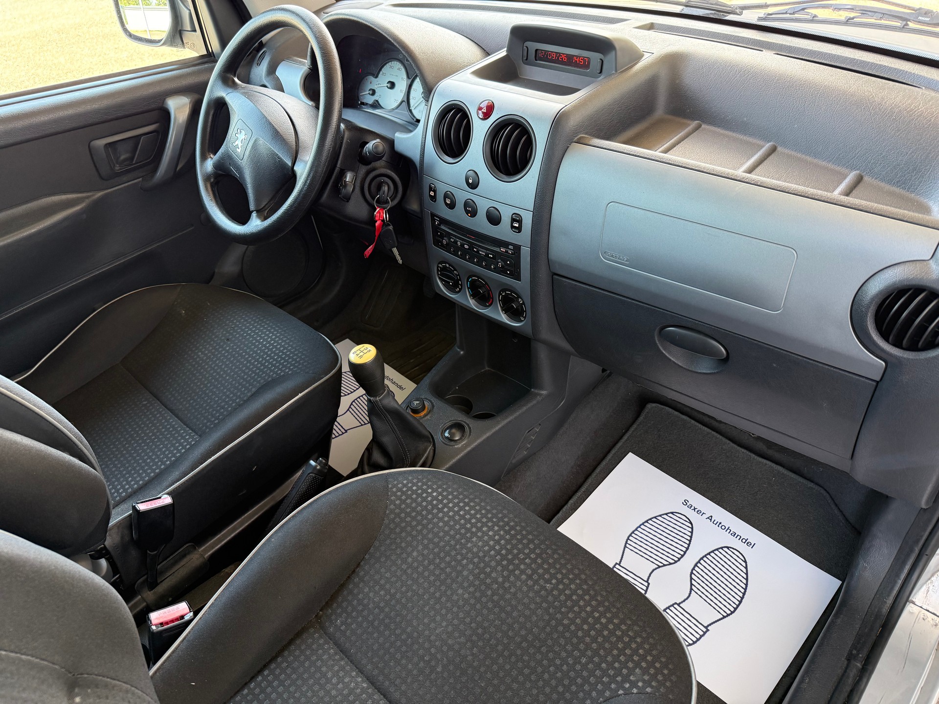 PEUGEOT Partner 1.6 XT Plus-image-8