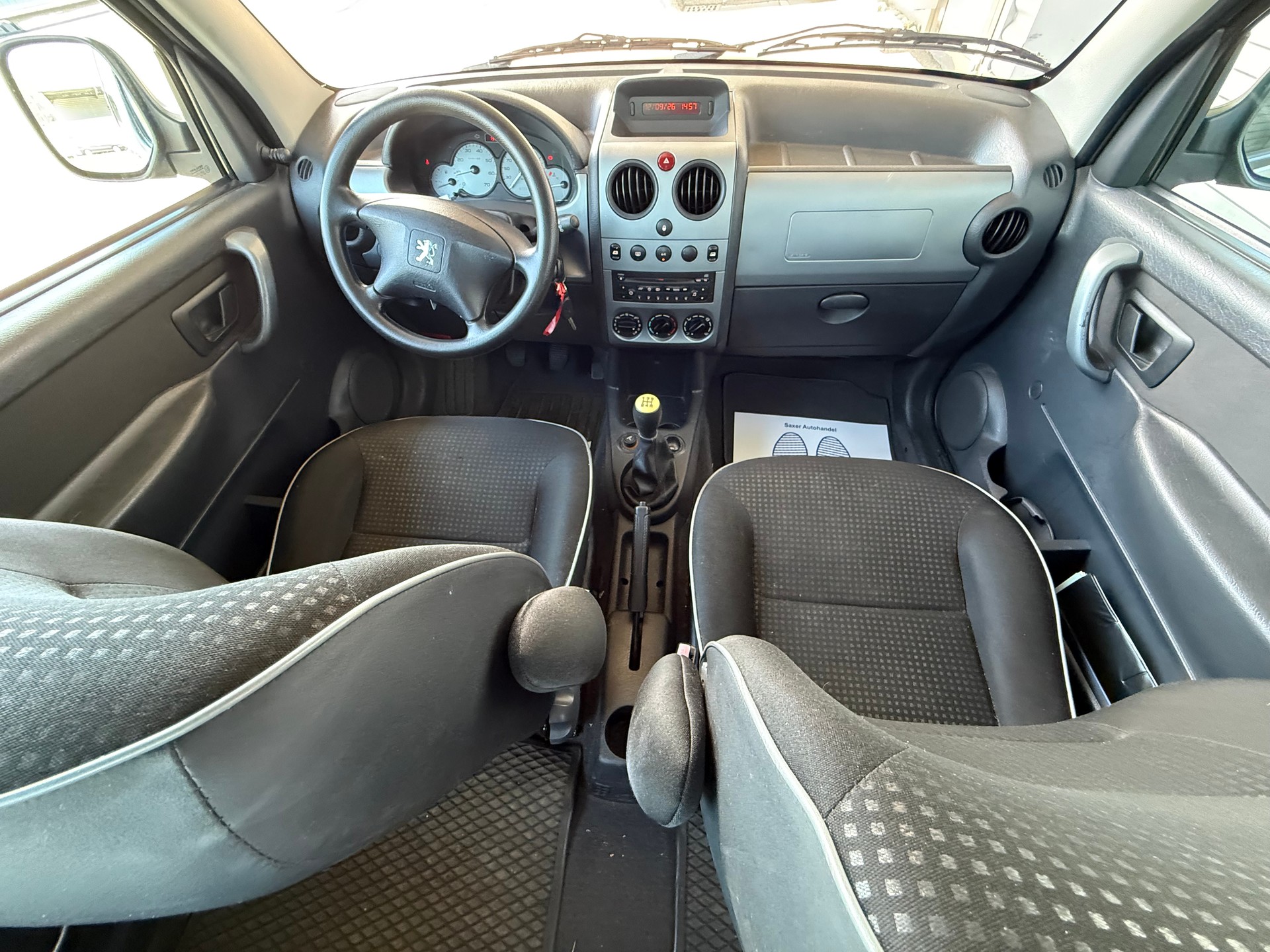 PEUGEOT Partner 1.6 XT Plus-image-6