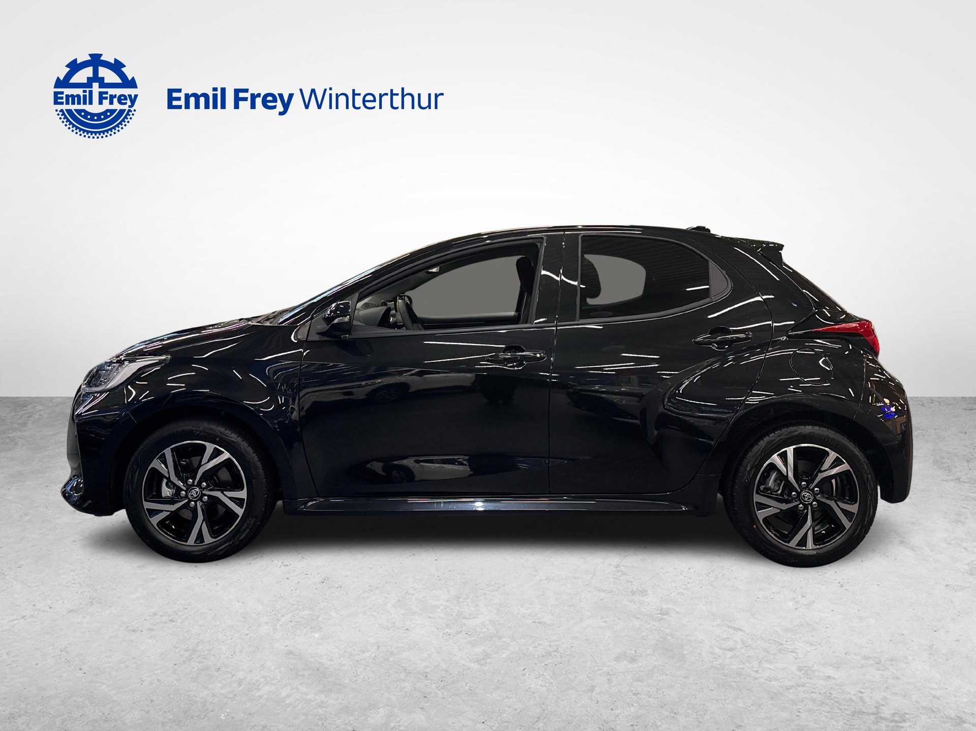 TOYOTA Yaris 1.5 VVT-i HSD Trend-image-1