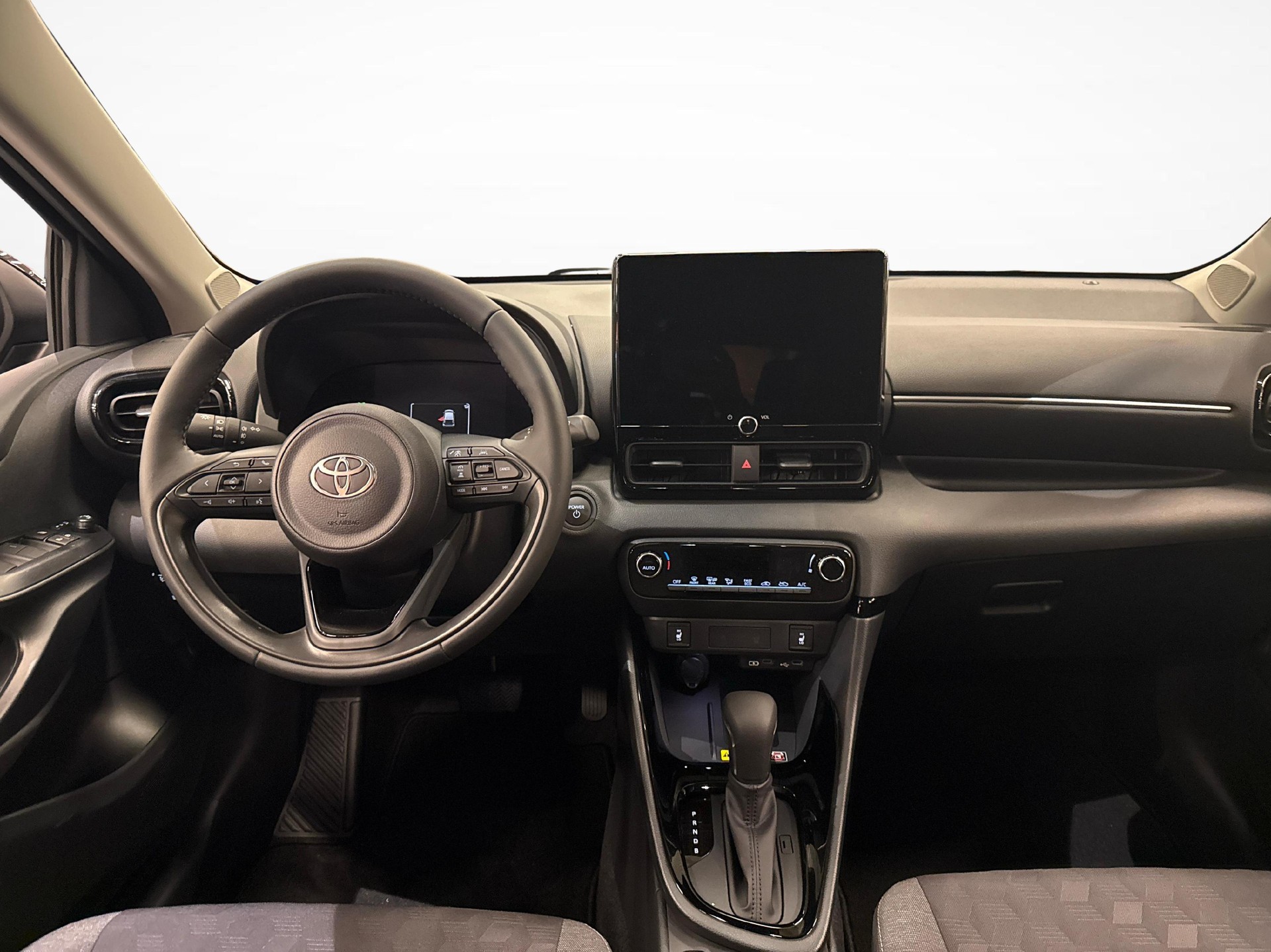 TOYOTA Yaris 1.5 VVT-i HSD Trend-image-8