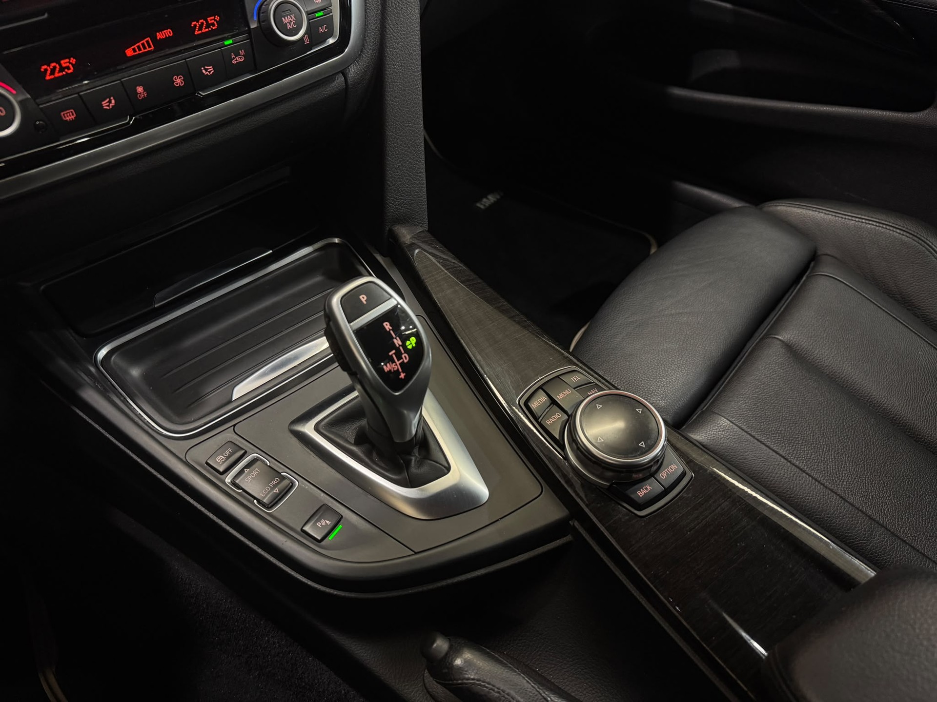 BMW 428i Coupé xDrive Luxury Line Steptronic-image-12