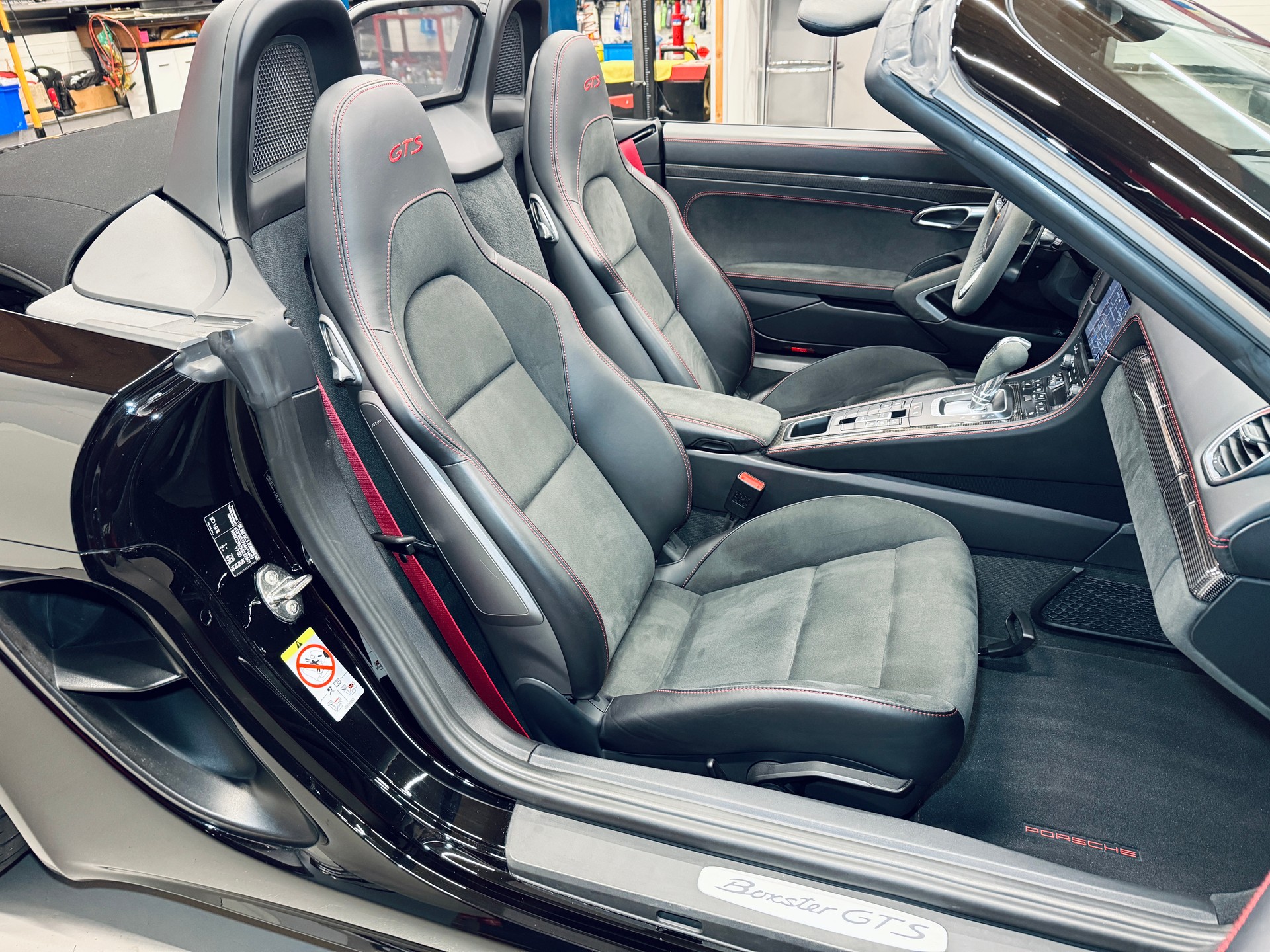 PORSCHE 718 Boxster GTS 4.0 PDK / All Black mit GTS Interieur-image-11