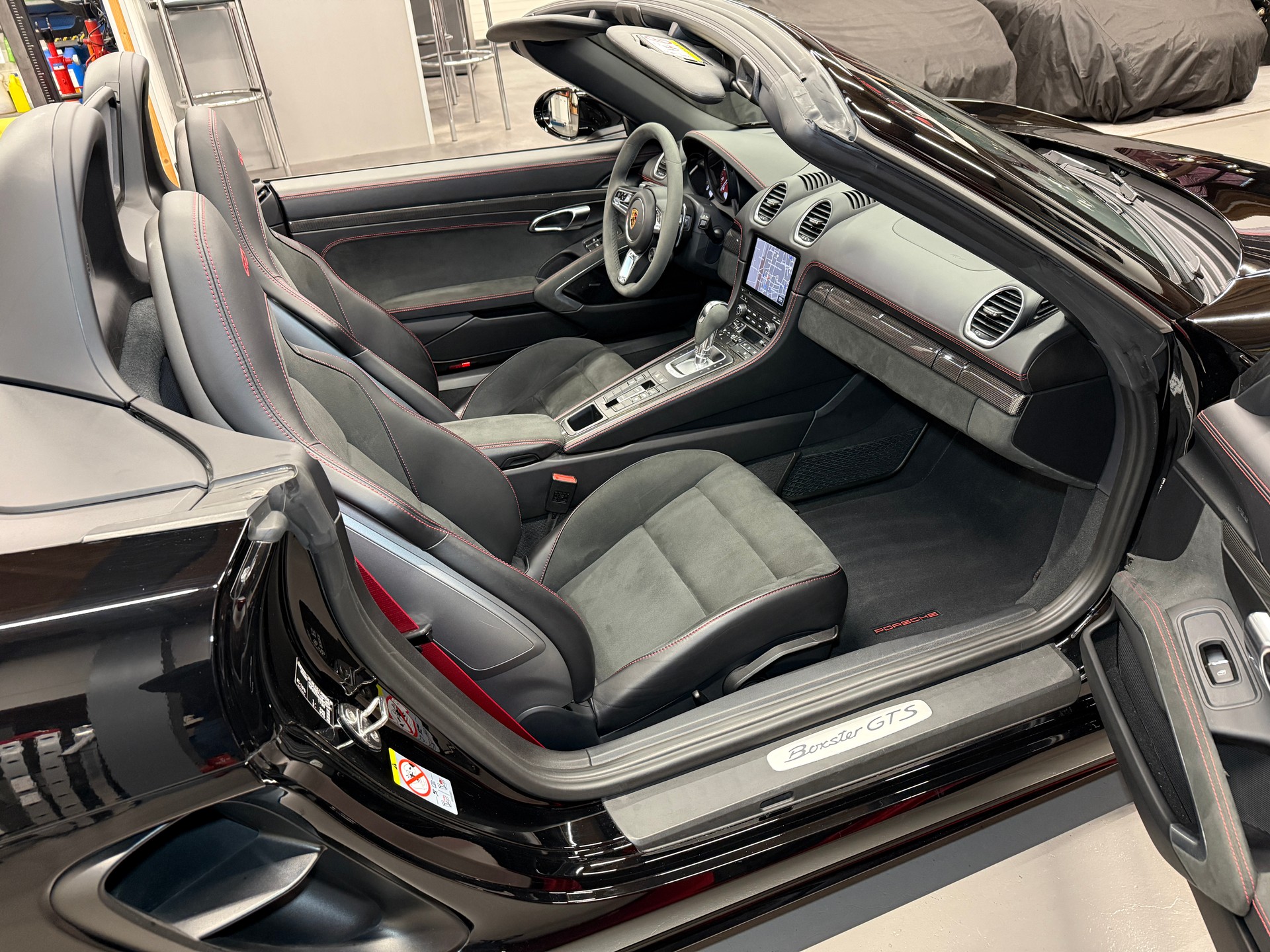 PORSCHE 718 Boxster GTS 4.0 PDK / All Black mit GTS Interieur-image-10