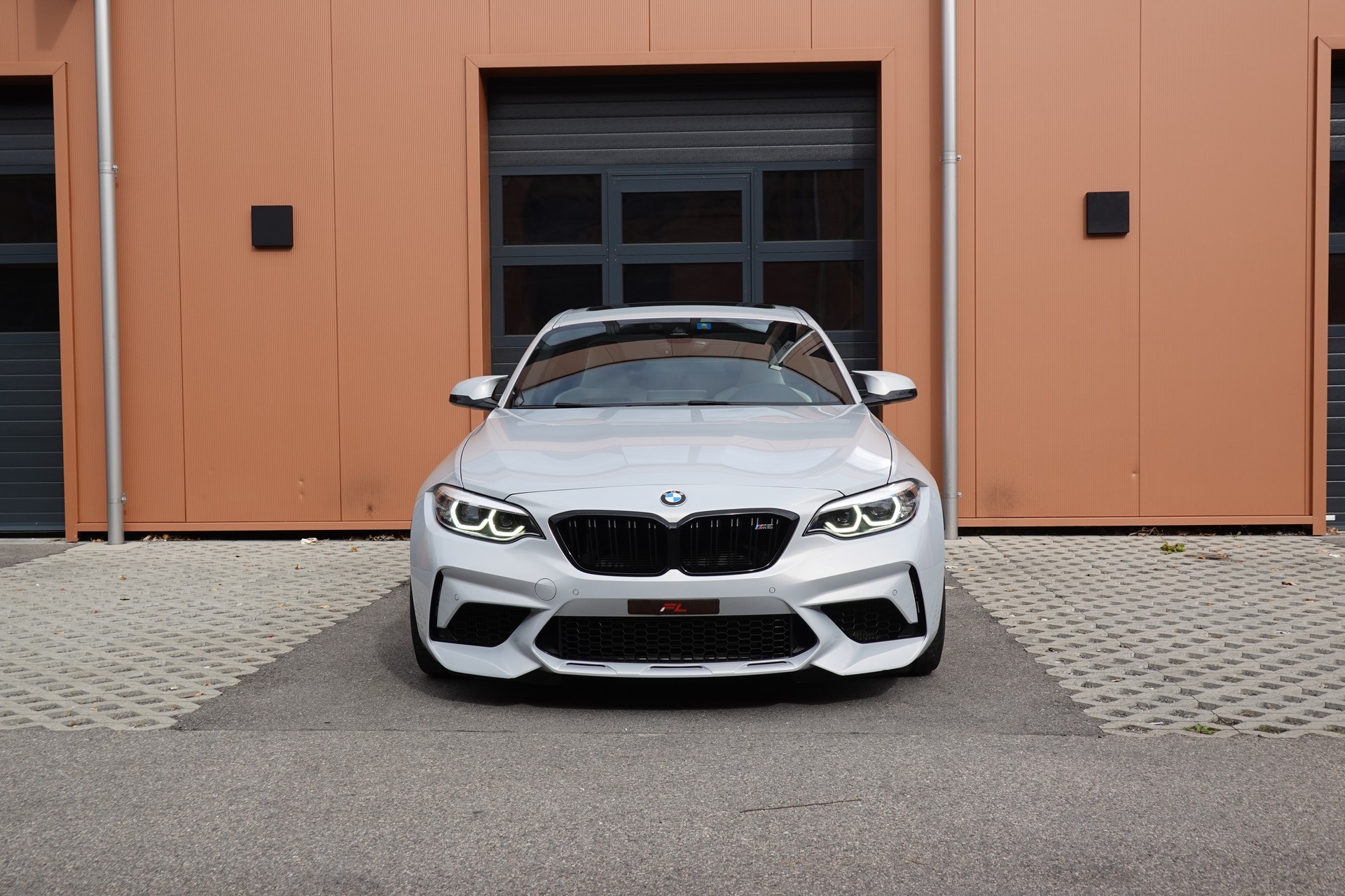 BMW M2 Competition Drivelogic Special Edition 1/120 - "Toit Ouvrant * Jantes CS * Harman Kardon * Sièges Sport Mém * Gros freins"-showroom-element-1