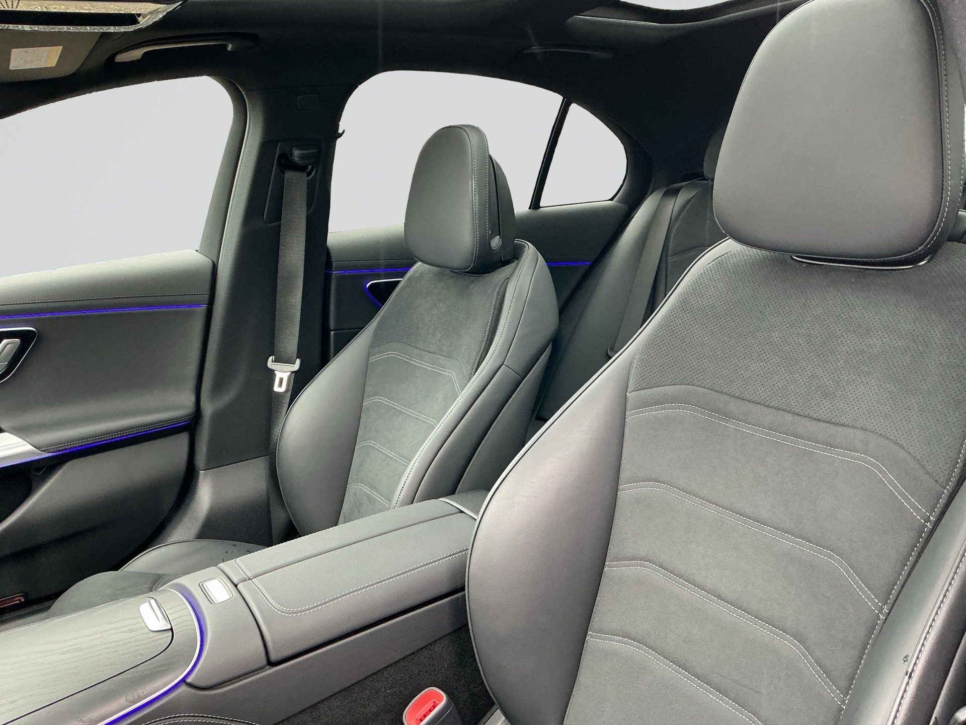 MERCEDES-BENZ E 200 E 220 d 4Matic 9G-Tronic-image-6