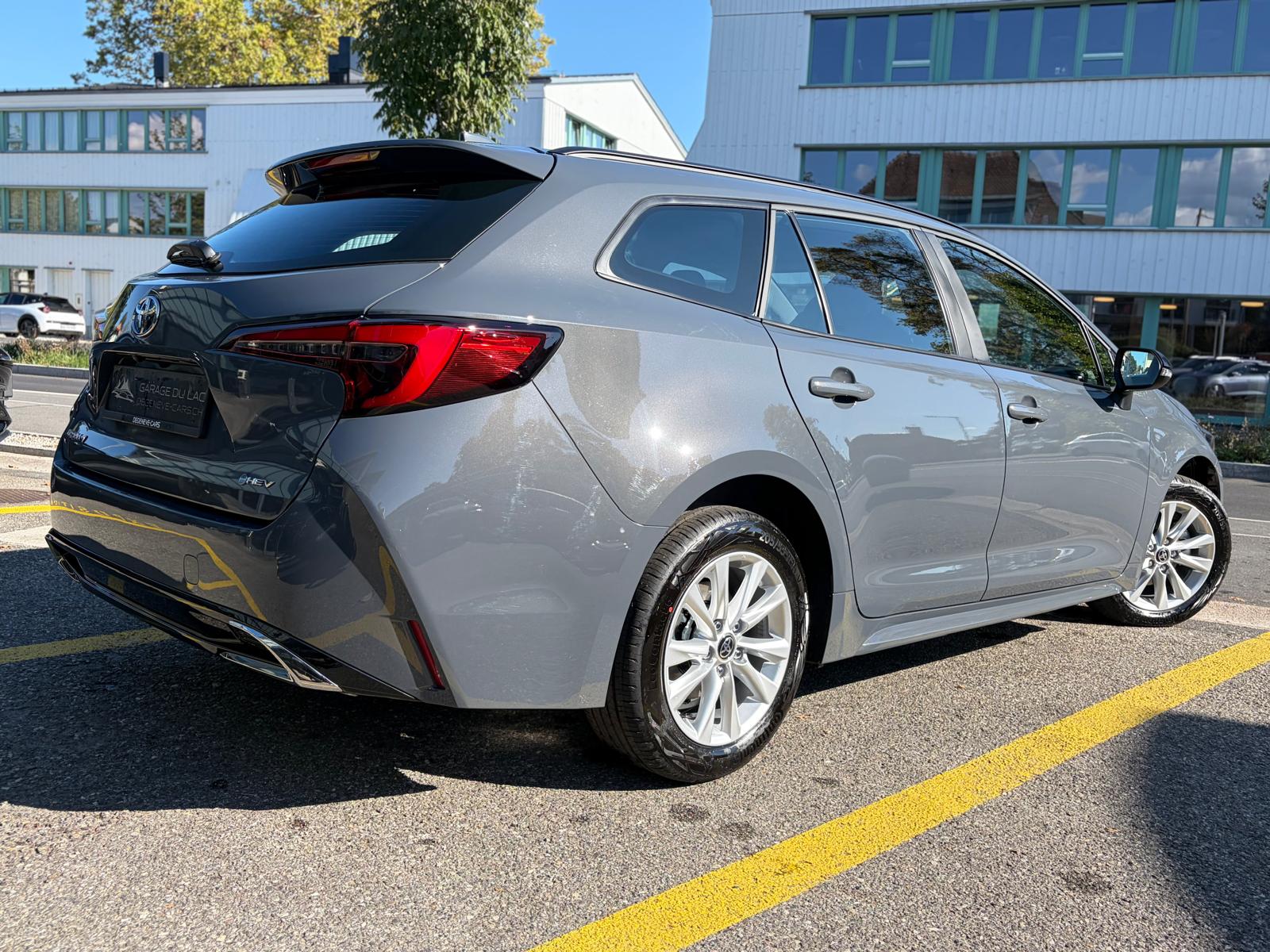 TOYOTA Corolla Touring Sports 1.8 HSD Comfort e-CVT-showroom-element-3