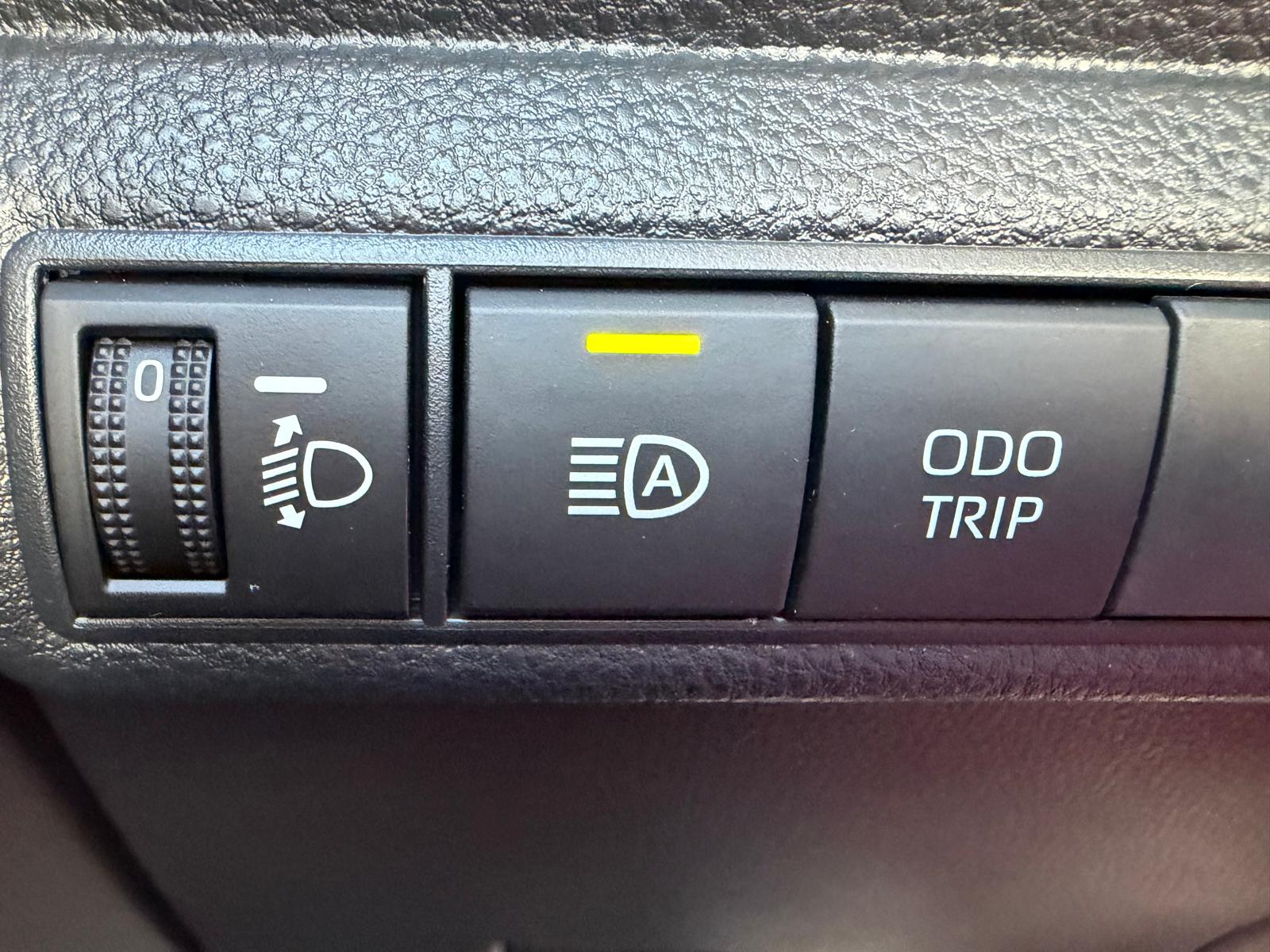 TOYOTA Corolla Touring Sports 1.8 HSD Comfort e-CVT-image-16