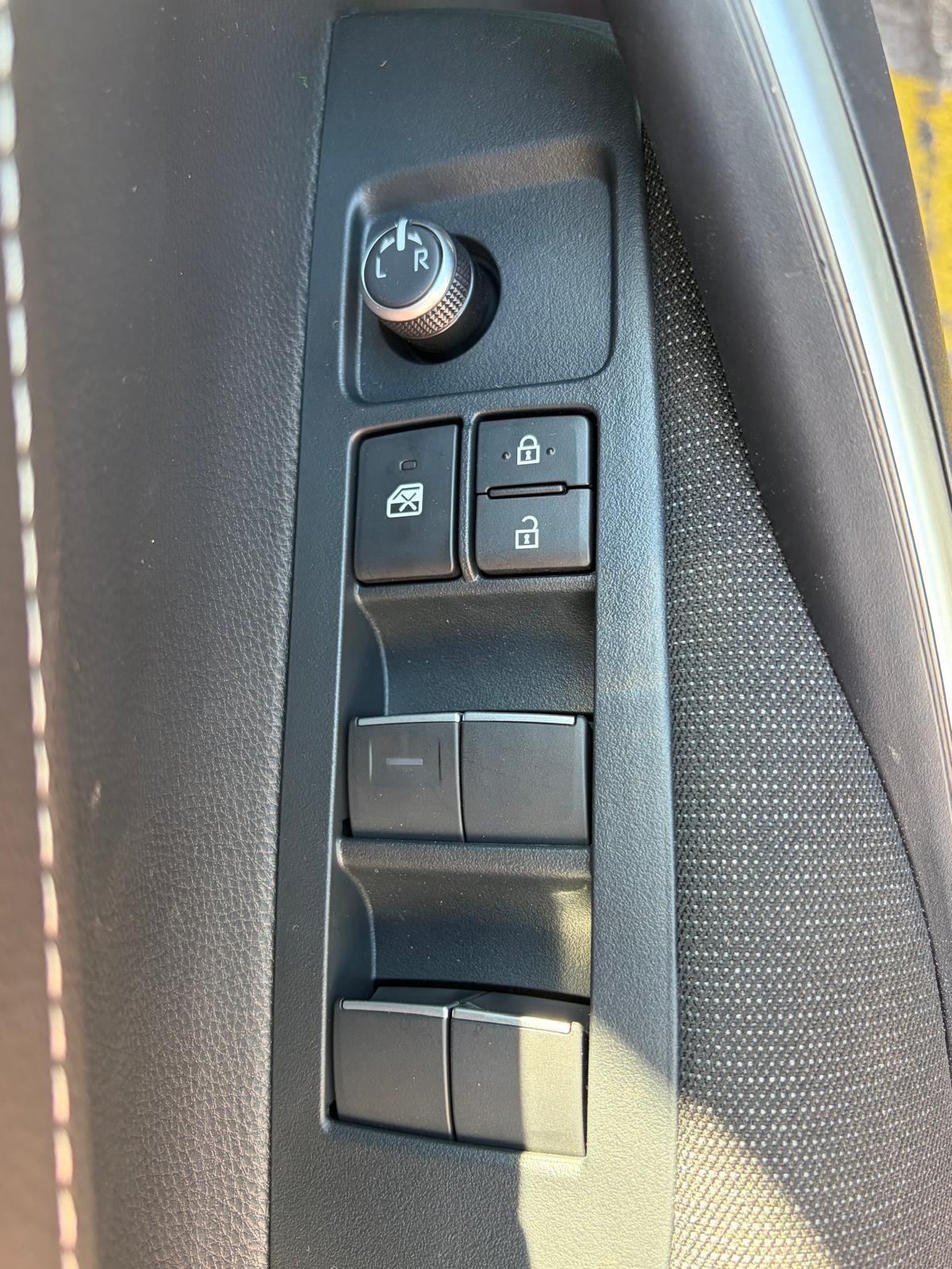 TOYOTA Corolla Touring Sports 1.8 HSD Comfort e-CVT-image-17