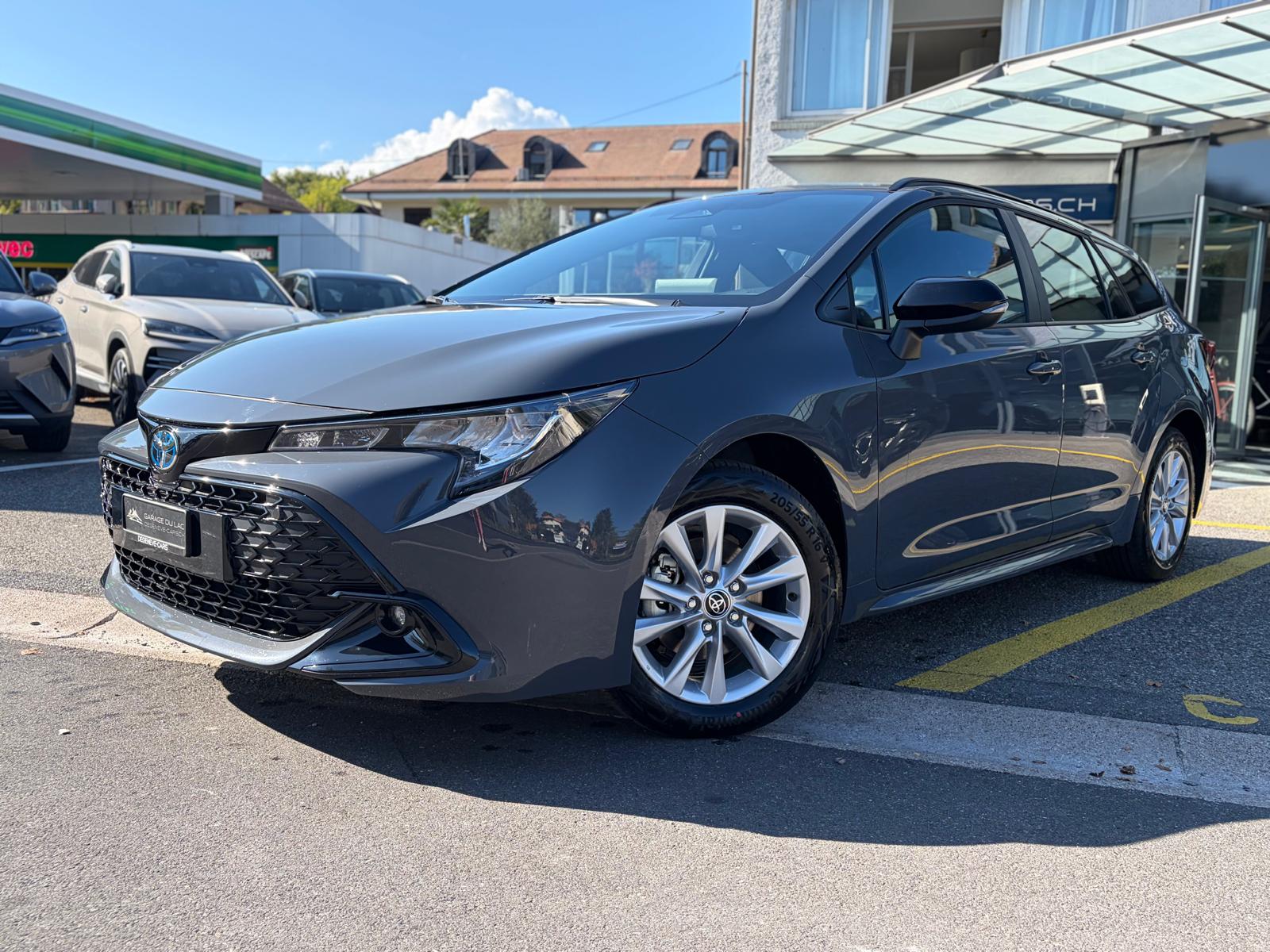 TOYOTA Corolla Touring Sports 1.8 HSD Comfort e-CVT-showroom-element-1