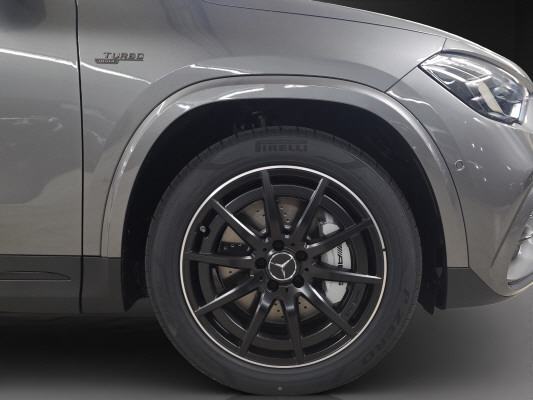 MERCEDES-BENZ GLA AMG 35 4Matic 8G-DCT-image-5
